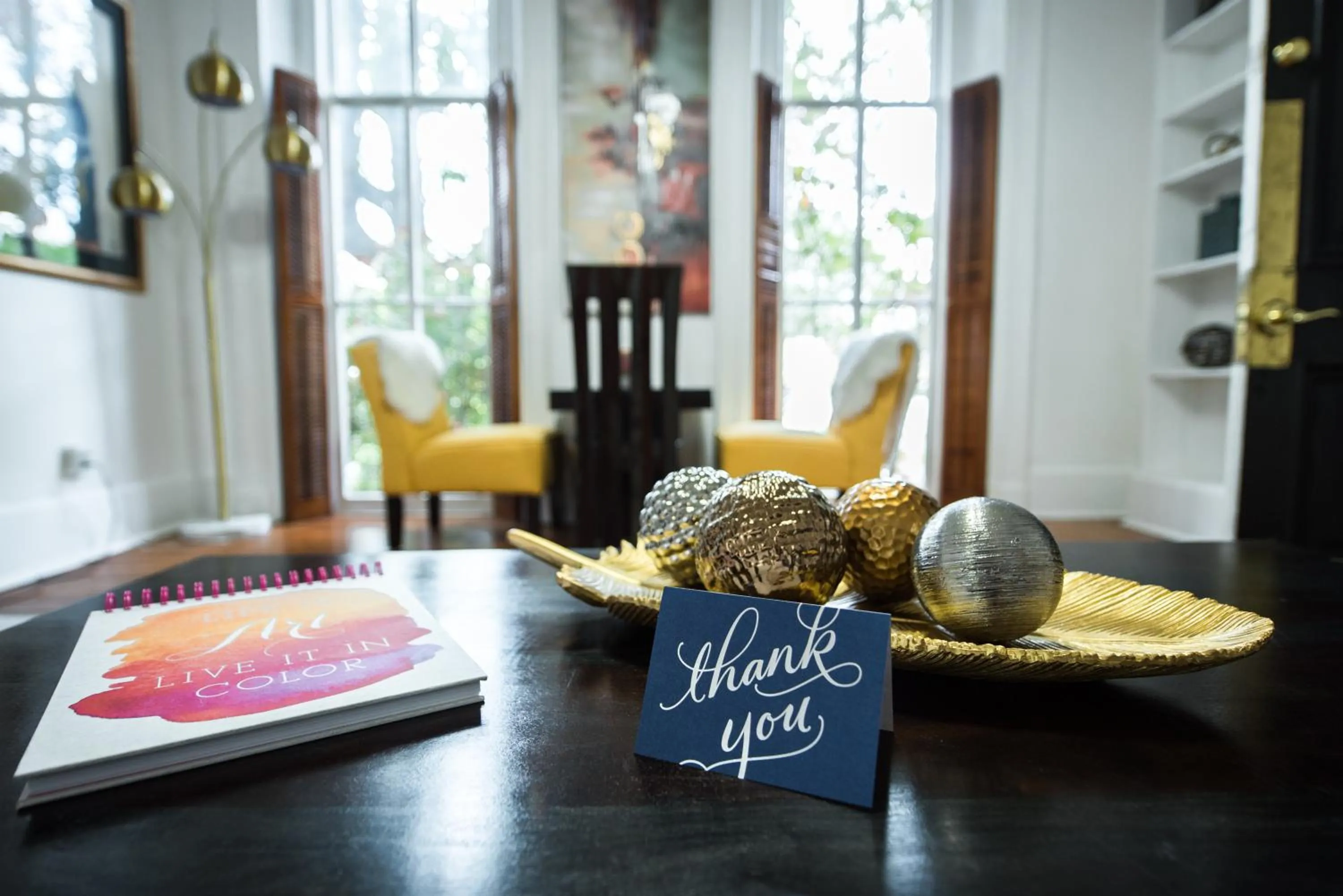 Dining area in Downtown Memphis Shellcrest Apartments