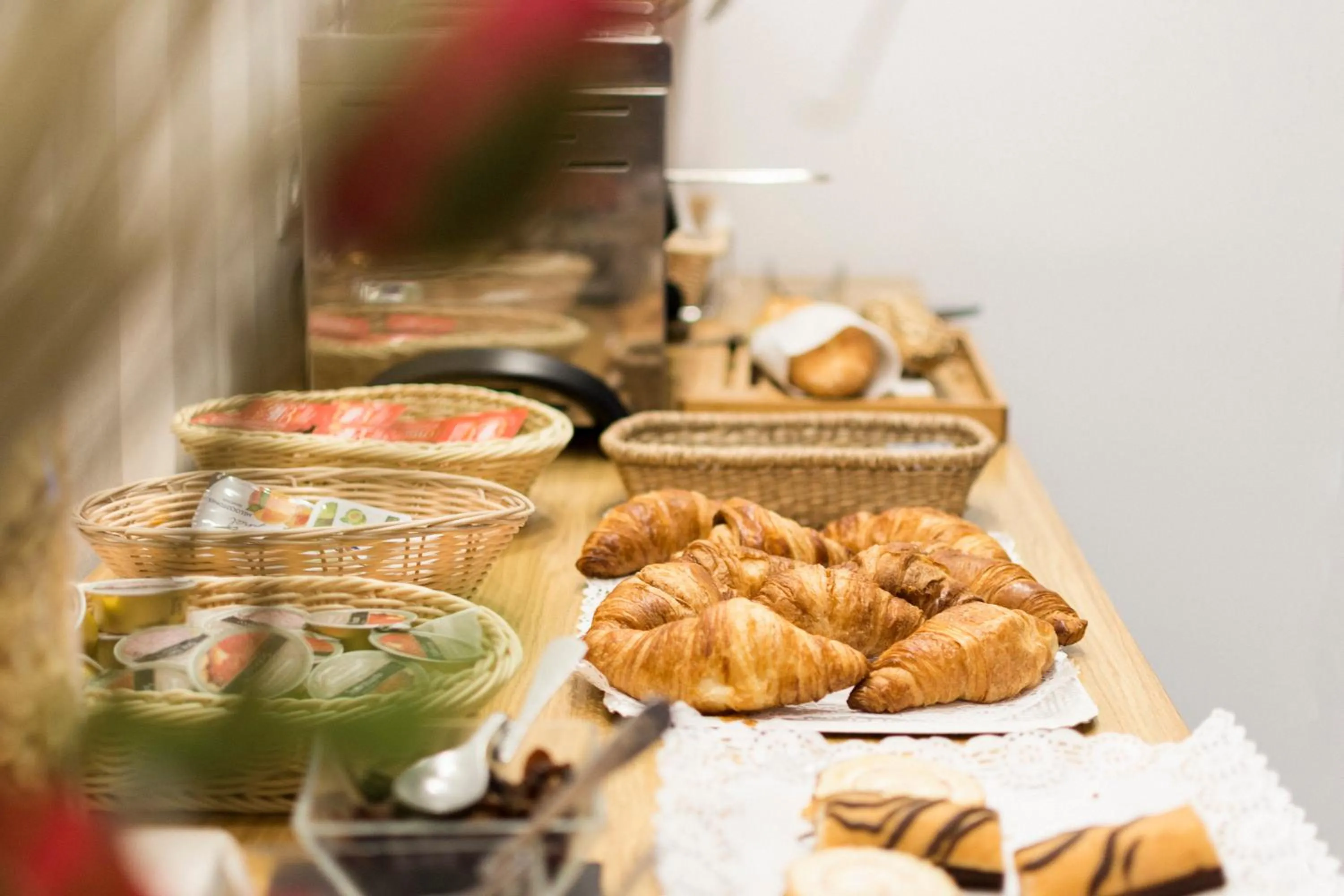 Food and drinks in Mena Plaza