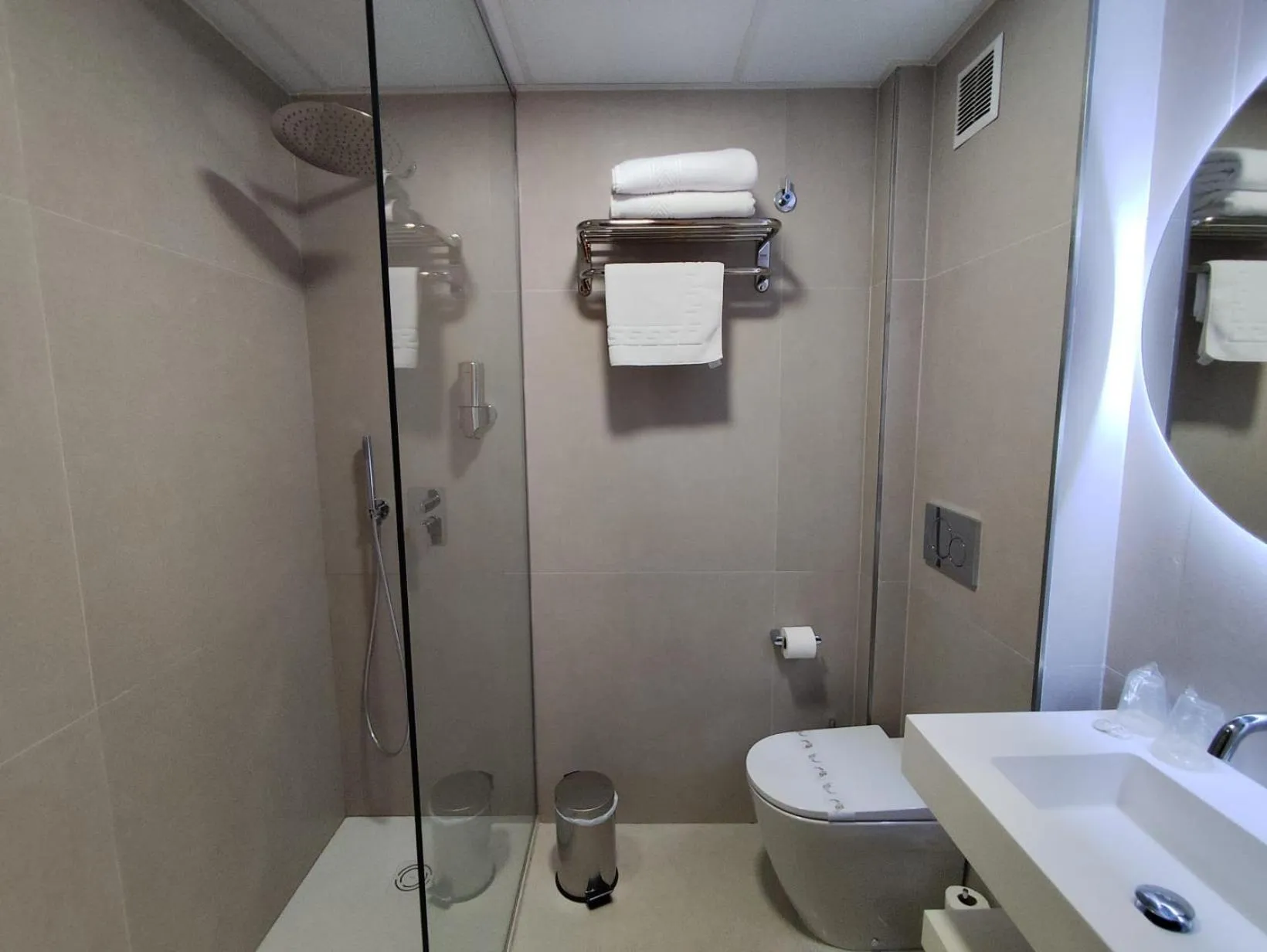 Hot Spring Bath in Mena Plaza