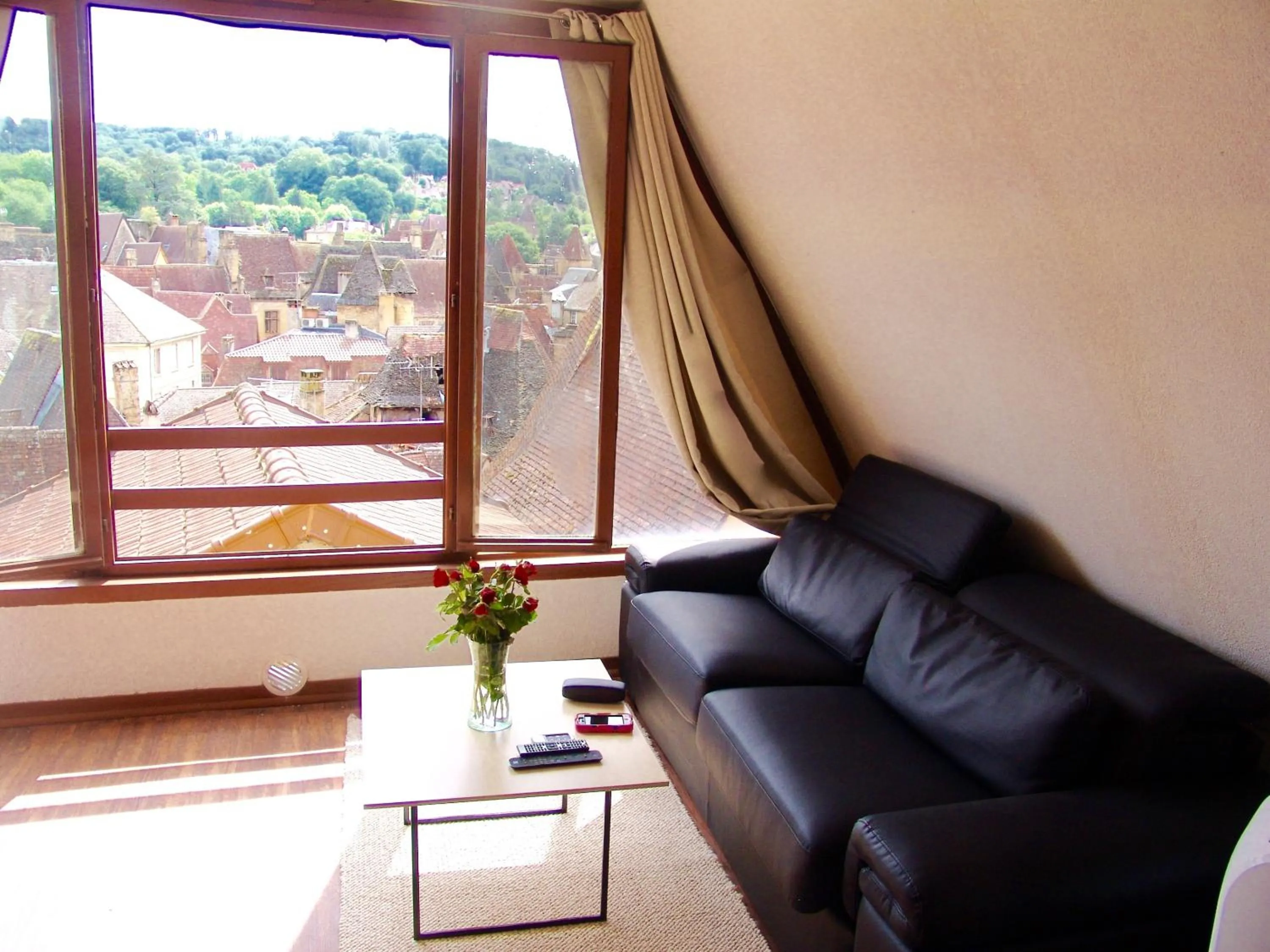 FRANRÉAL, 4 Appartements