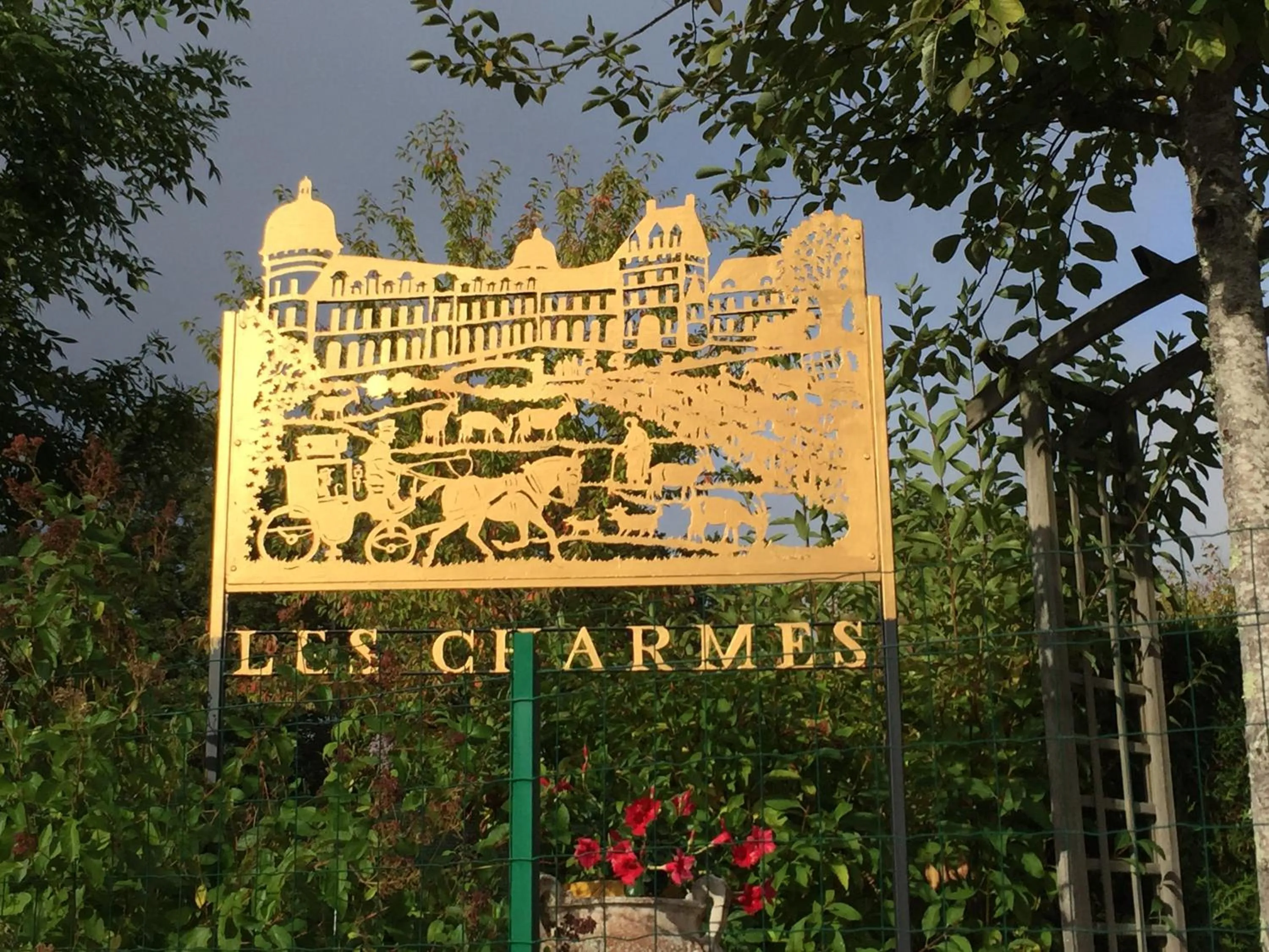 Property logo or sign in Les charmes
