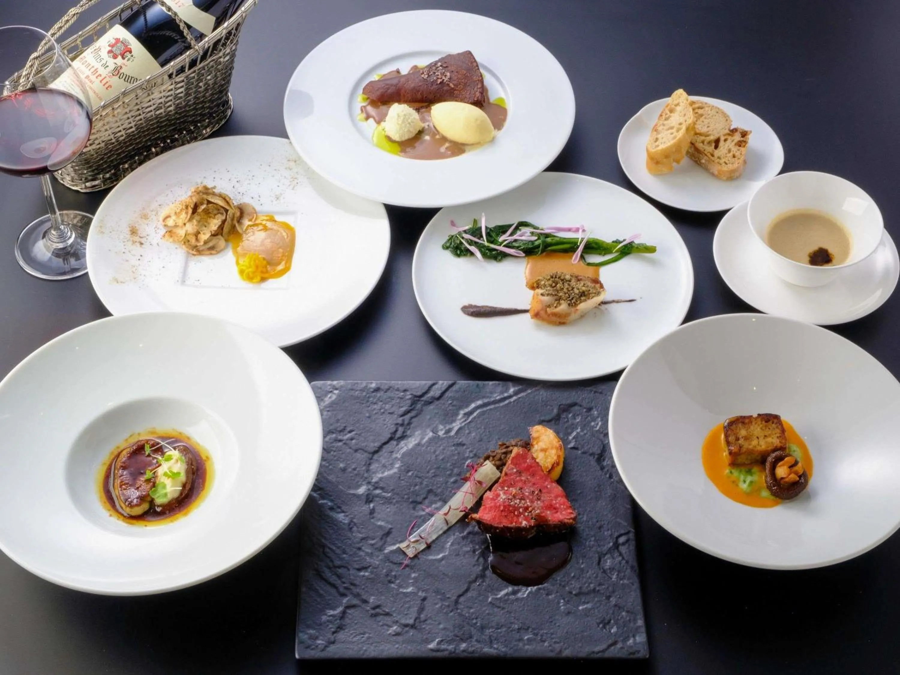 Restaurant/places to eat in Mercure Yokosuka