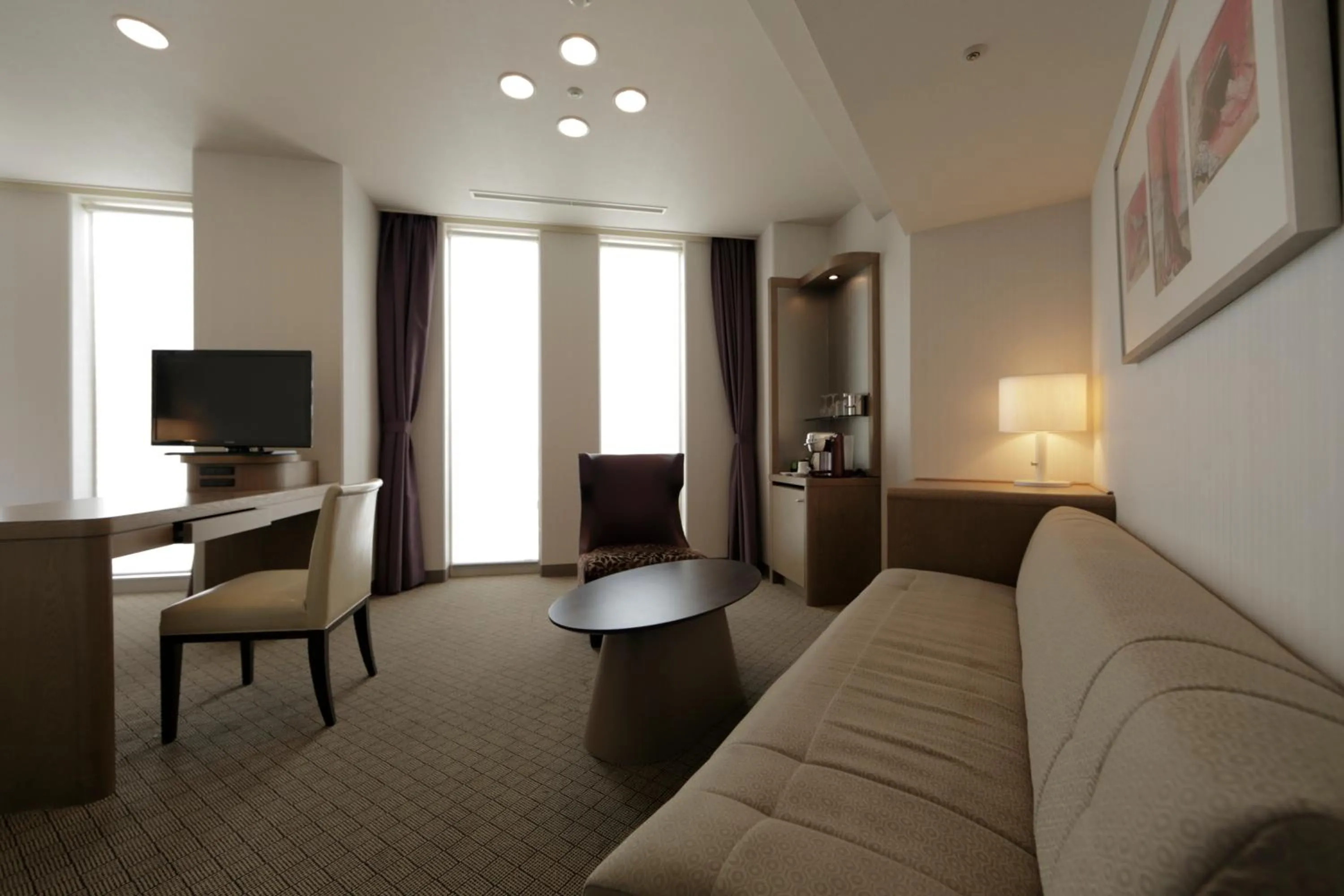 Seating area in Mercure Yokosuka