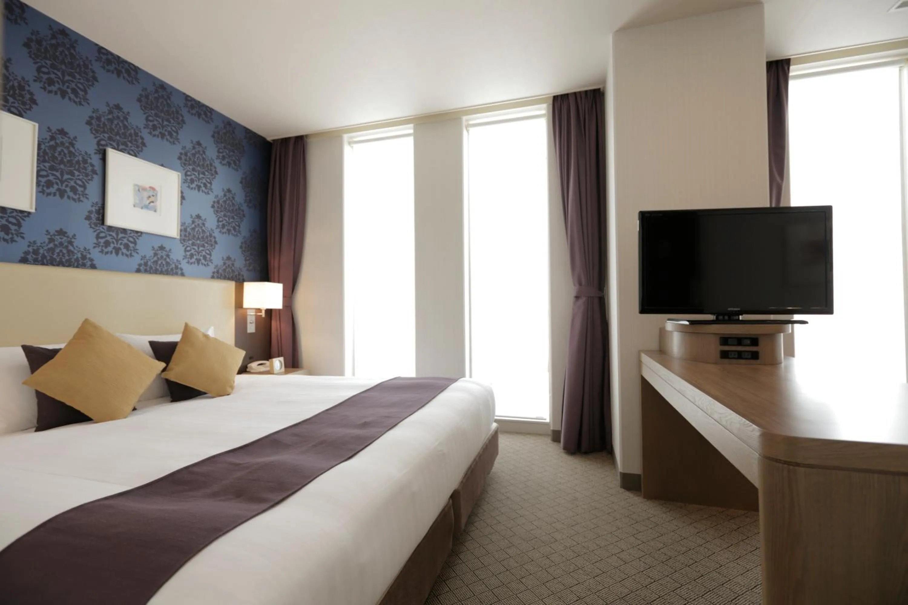 Bed in Mercure Yokosuka