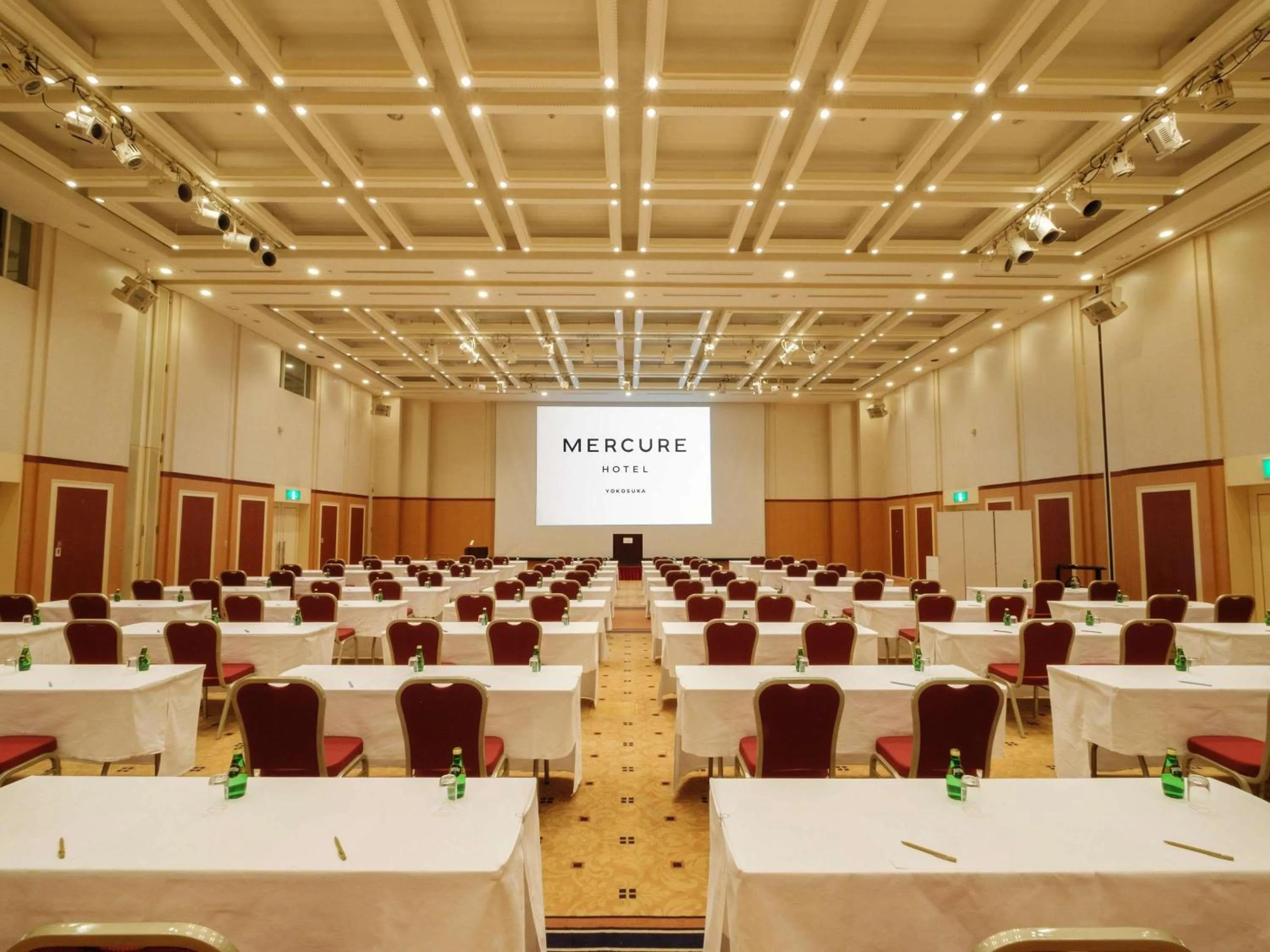 Business facilities in Mercure Yokosuka