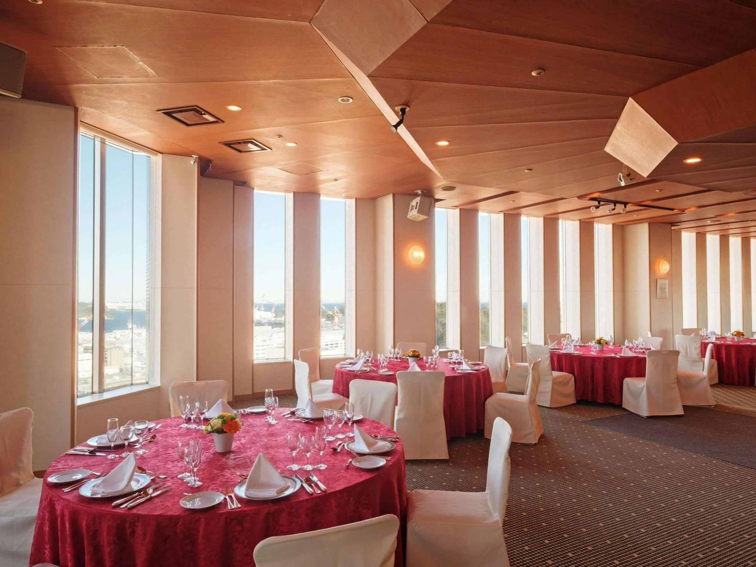 Business facilities in Mercure Yokosuka