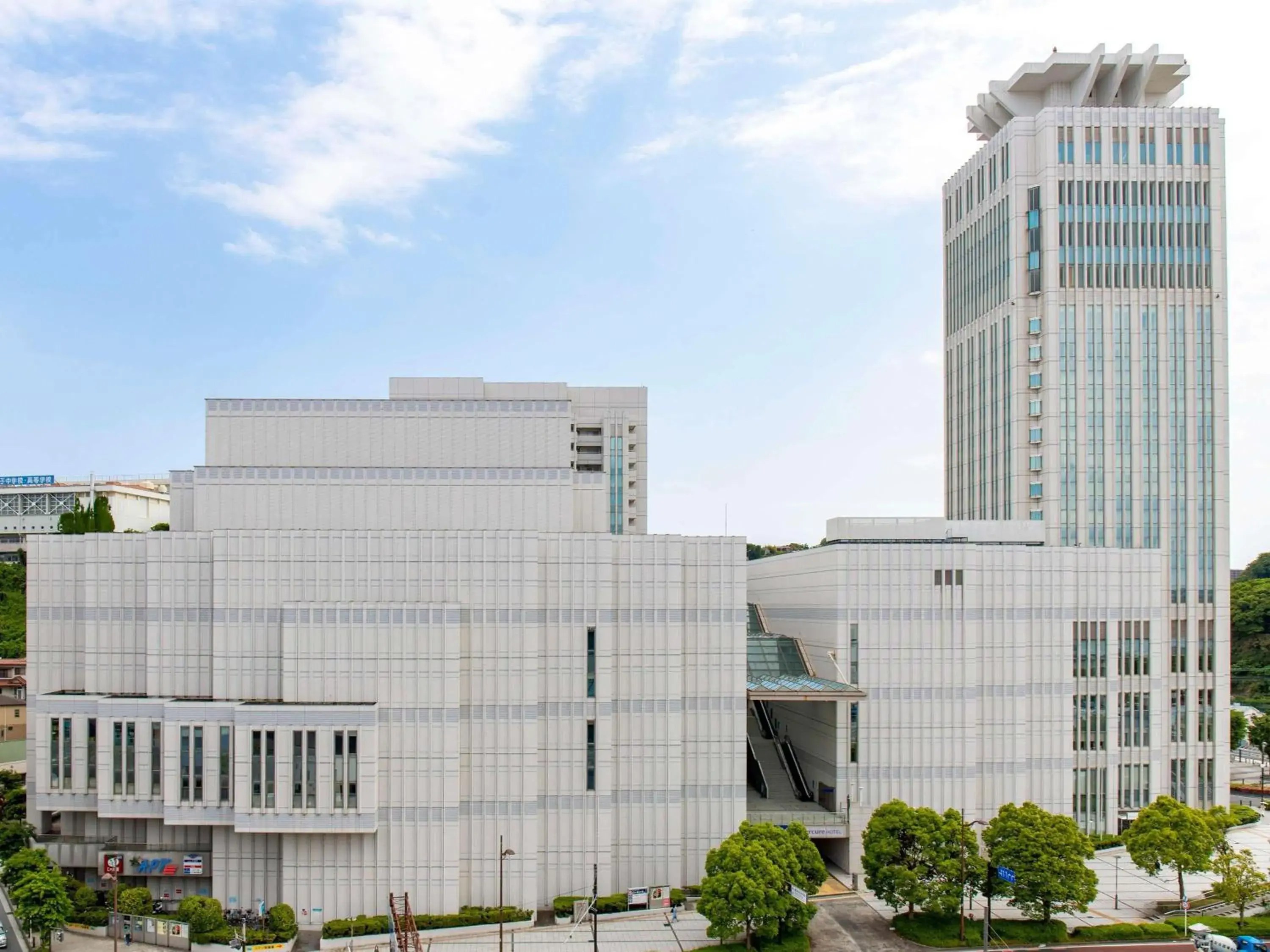 Property building in Mercure Yokosuka Property building in Mercure Yokosuka