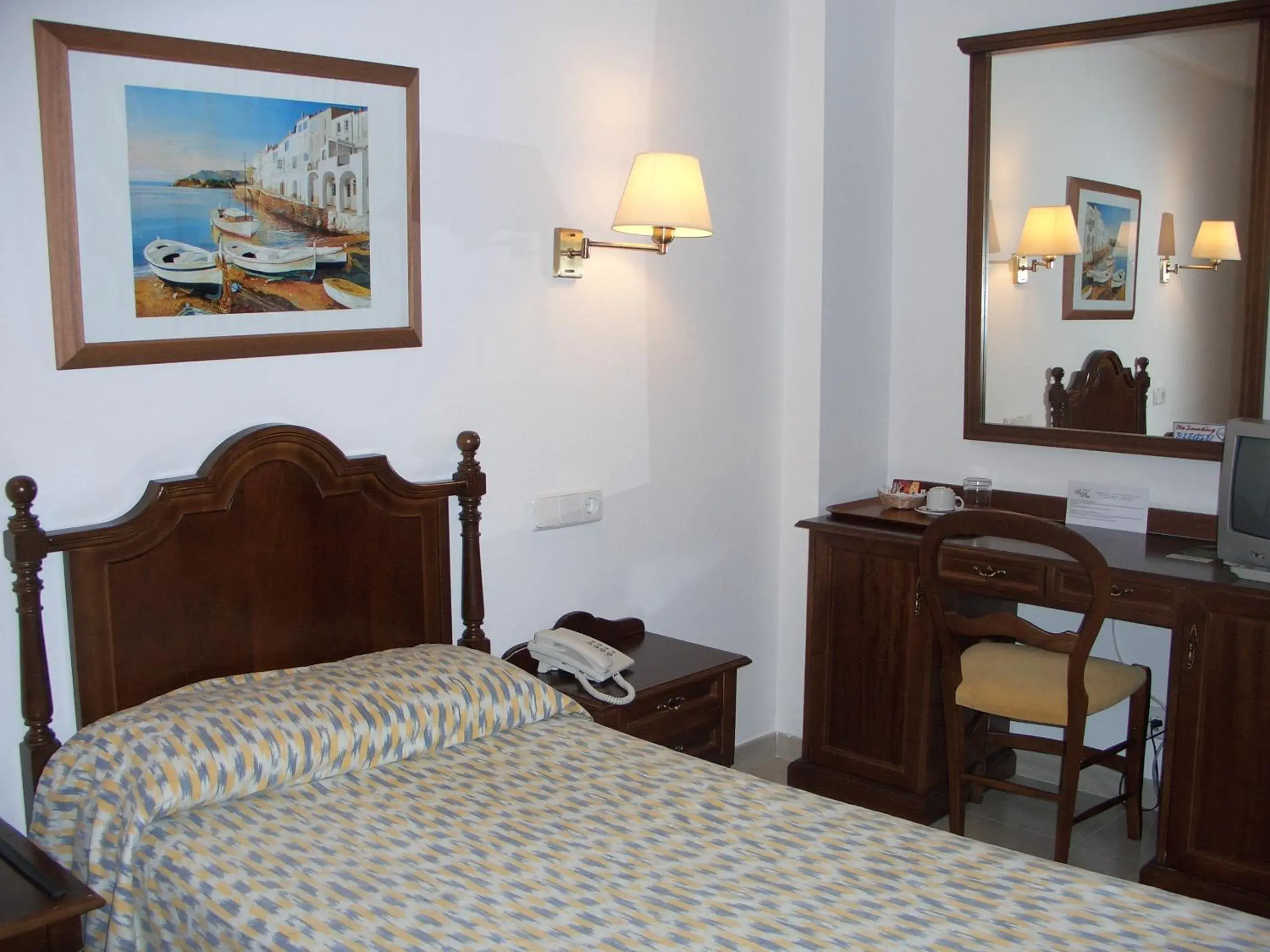 Single Room in Hotel Sis Pins Single Room in Hotel Sis Pins