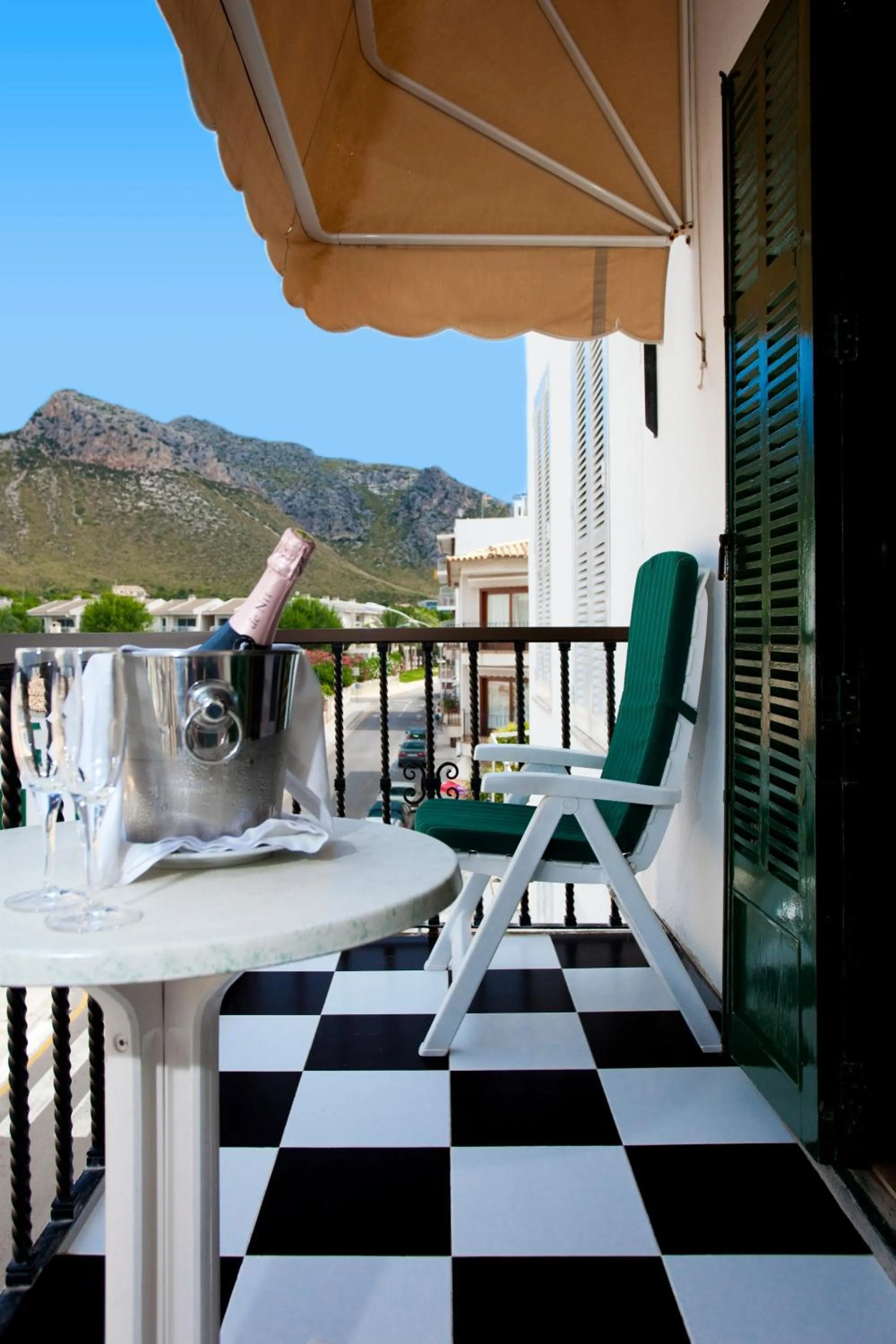 Patio in Hotel Sis Pins