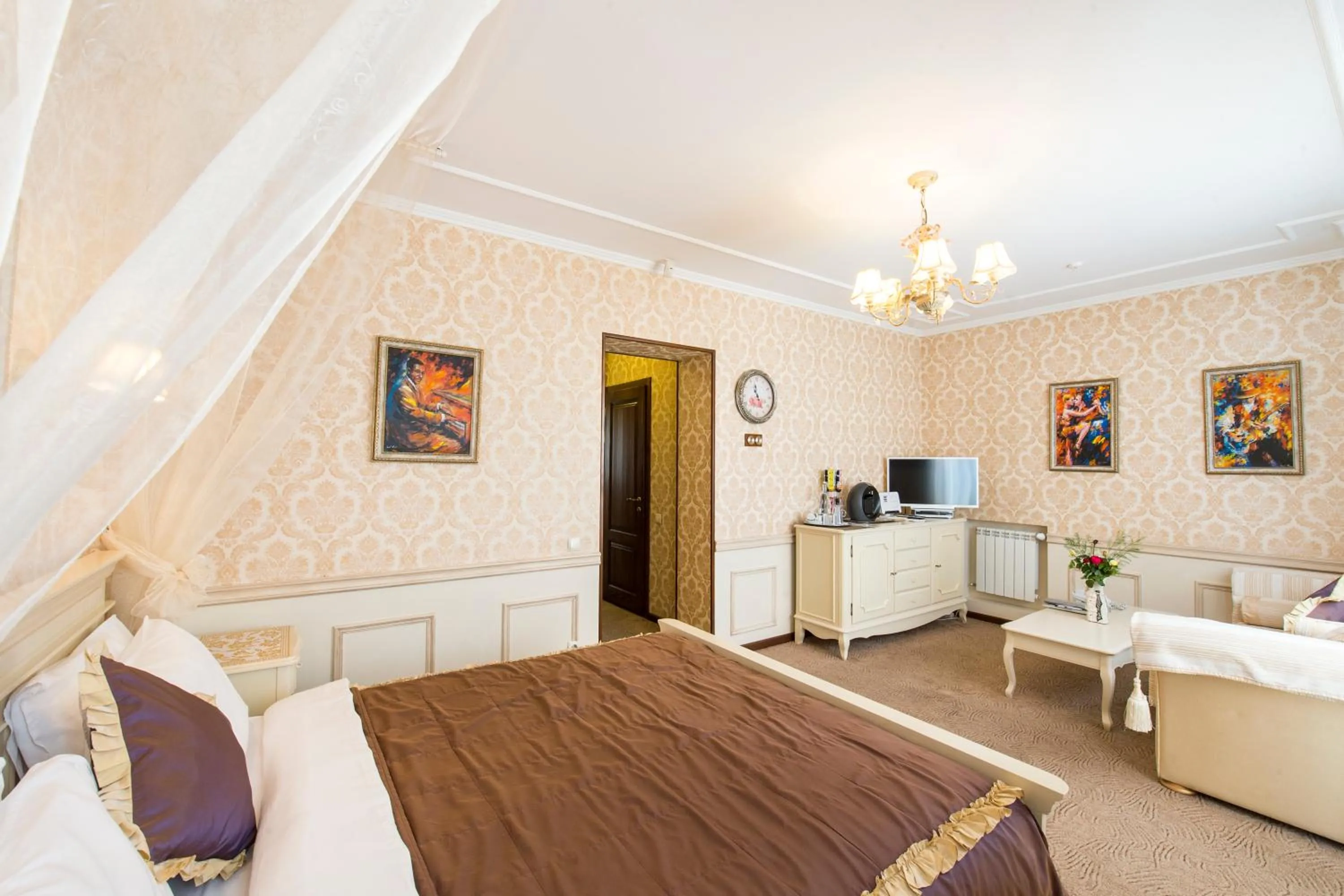 Photo of the whole room, Bed in Oselya Hotel