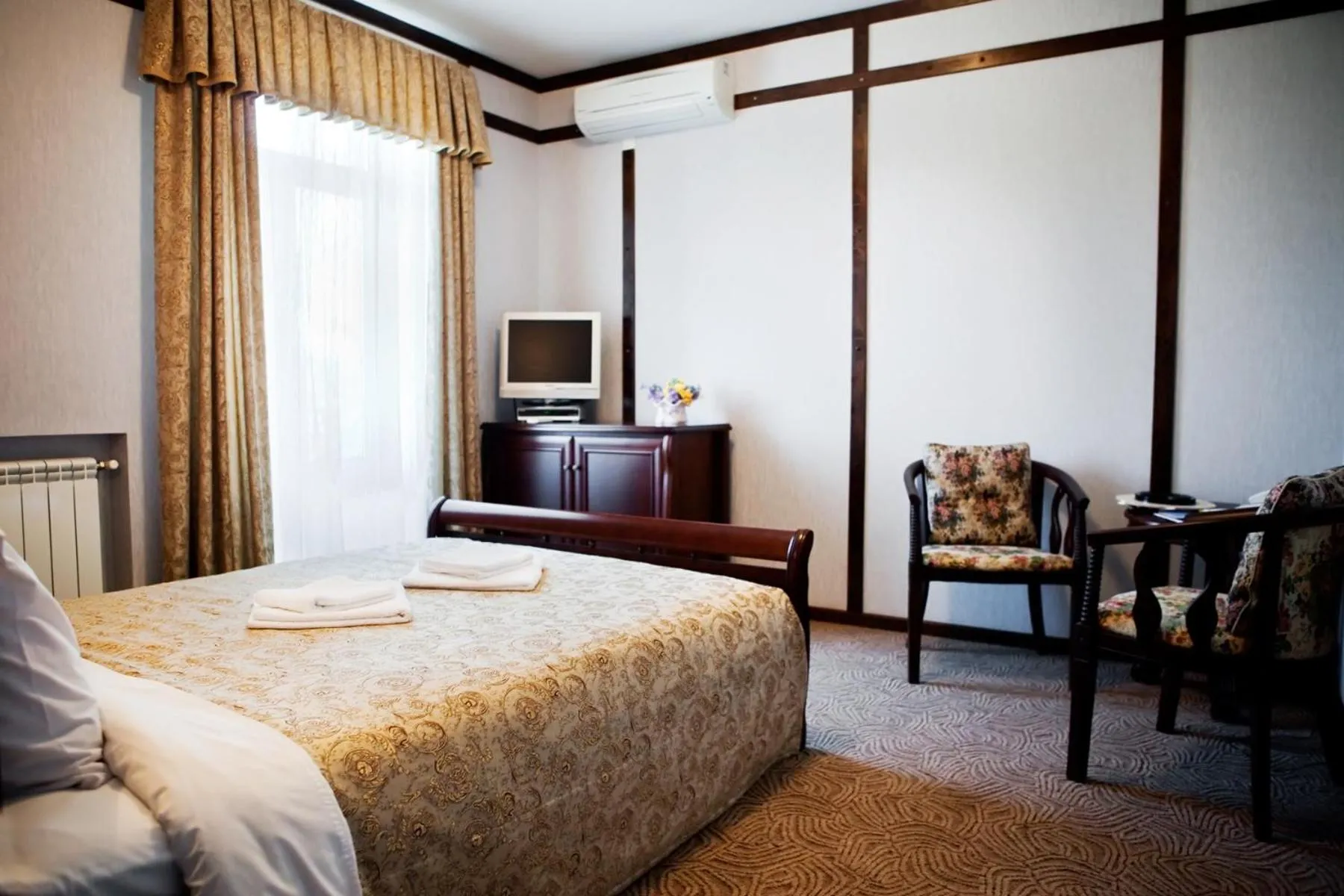 Photo of the whole room, Bed in Oselya Hotel