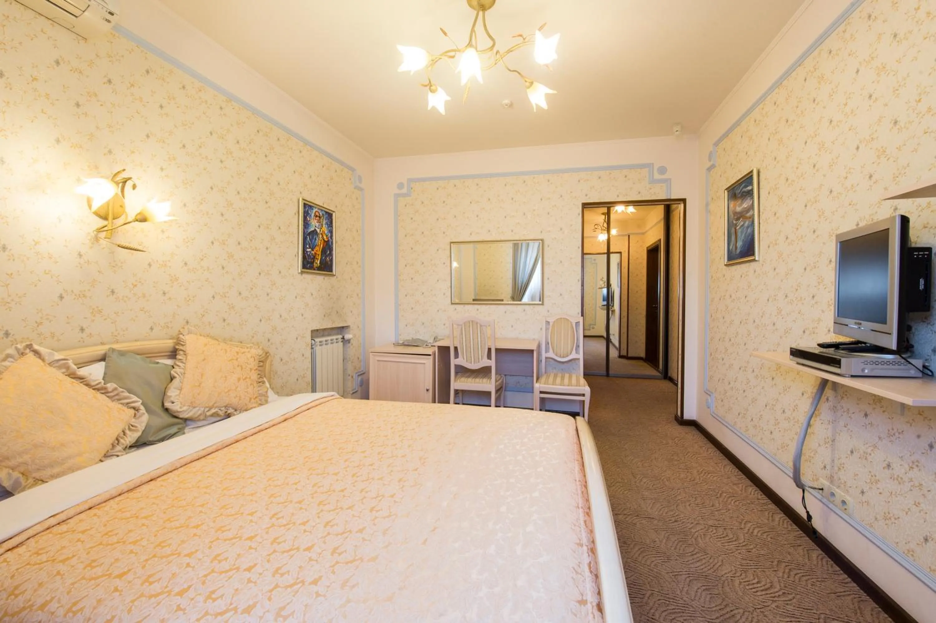 Photo of the whole room, Bed in Oselya Hotel