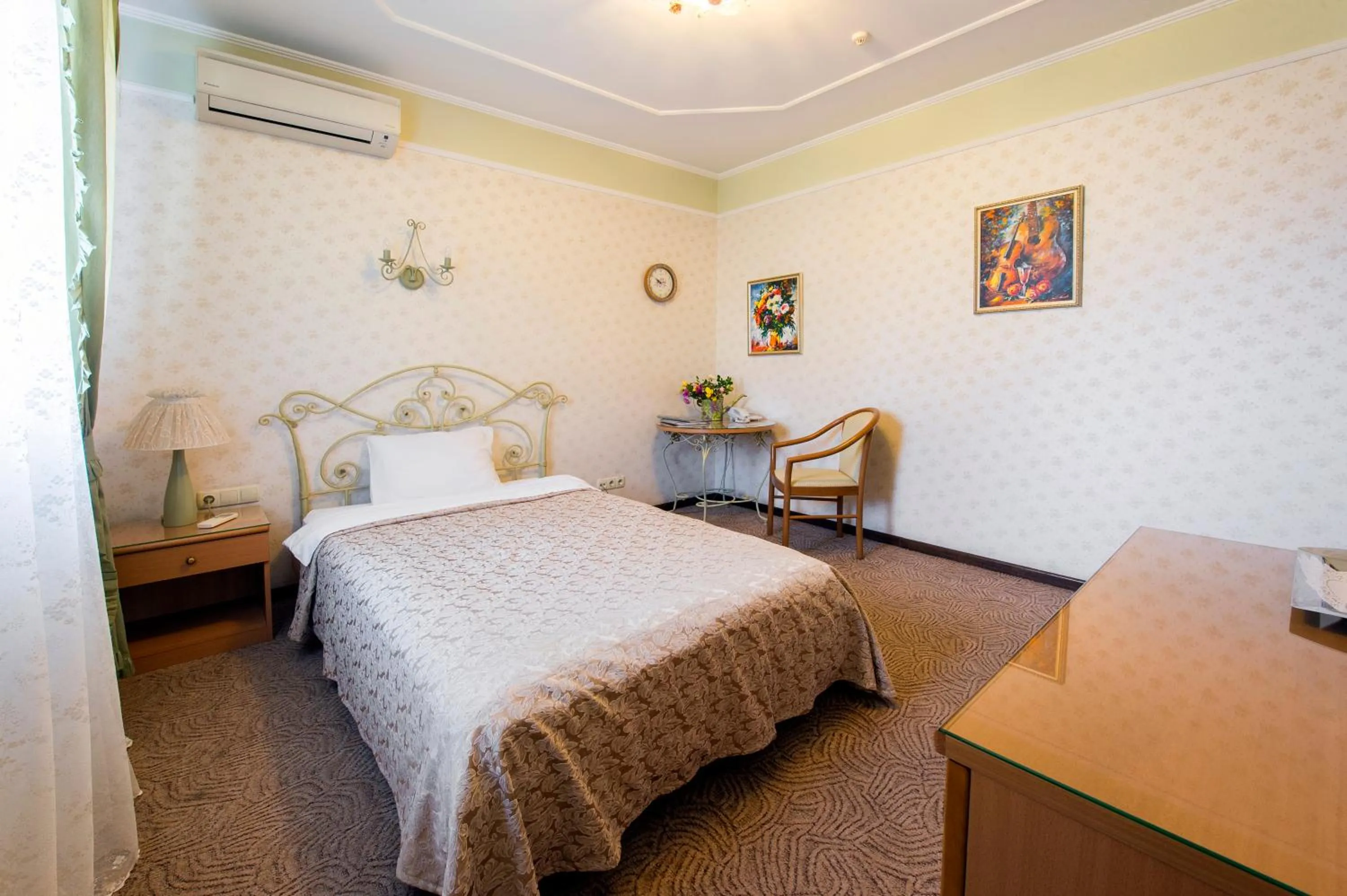 Photo of the whole room, Bed in Oselya Hotel