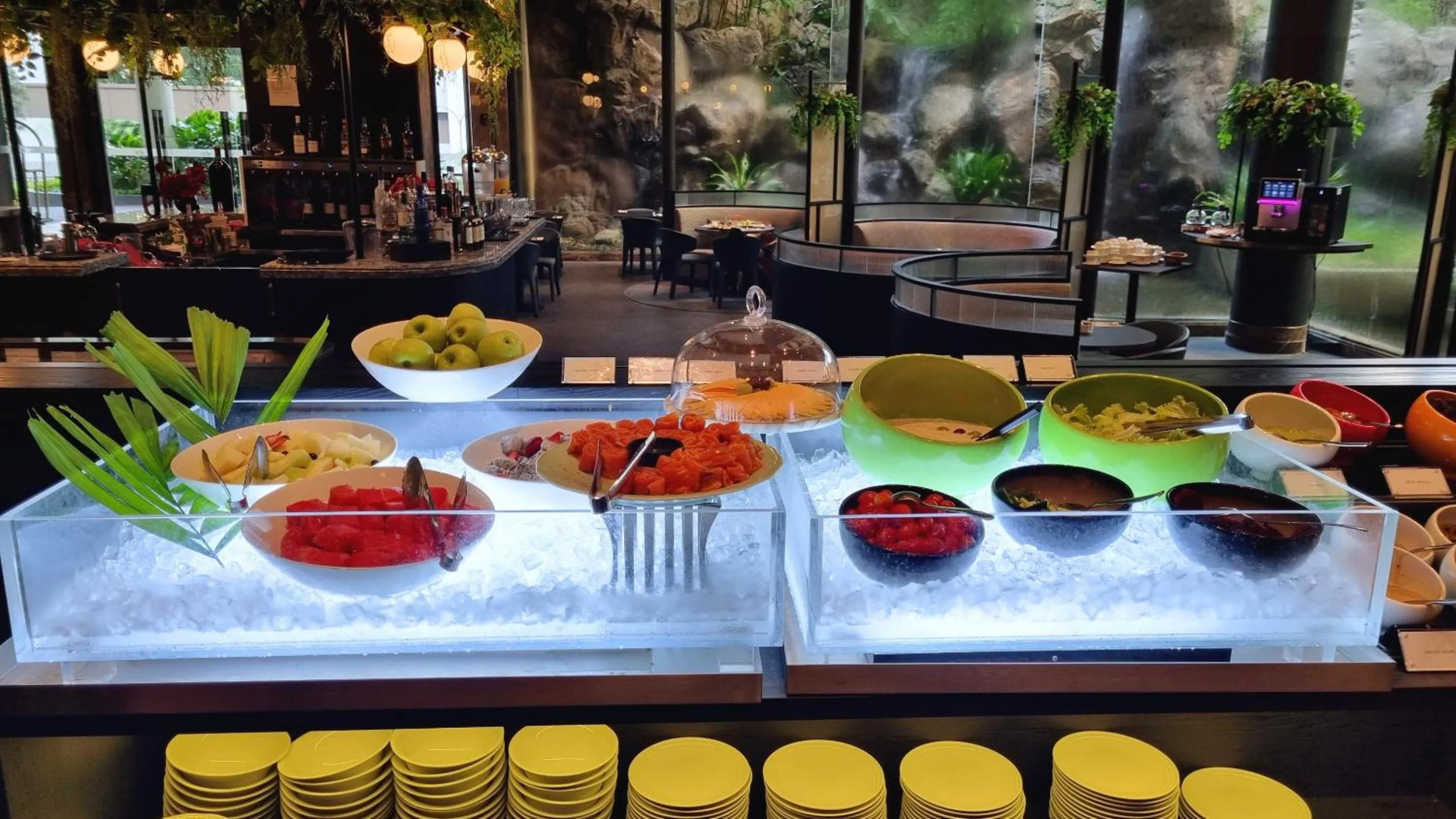 Buffet breakfast in Vibe Hotel Singapore Orchard