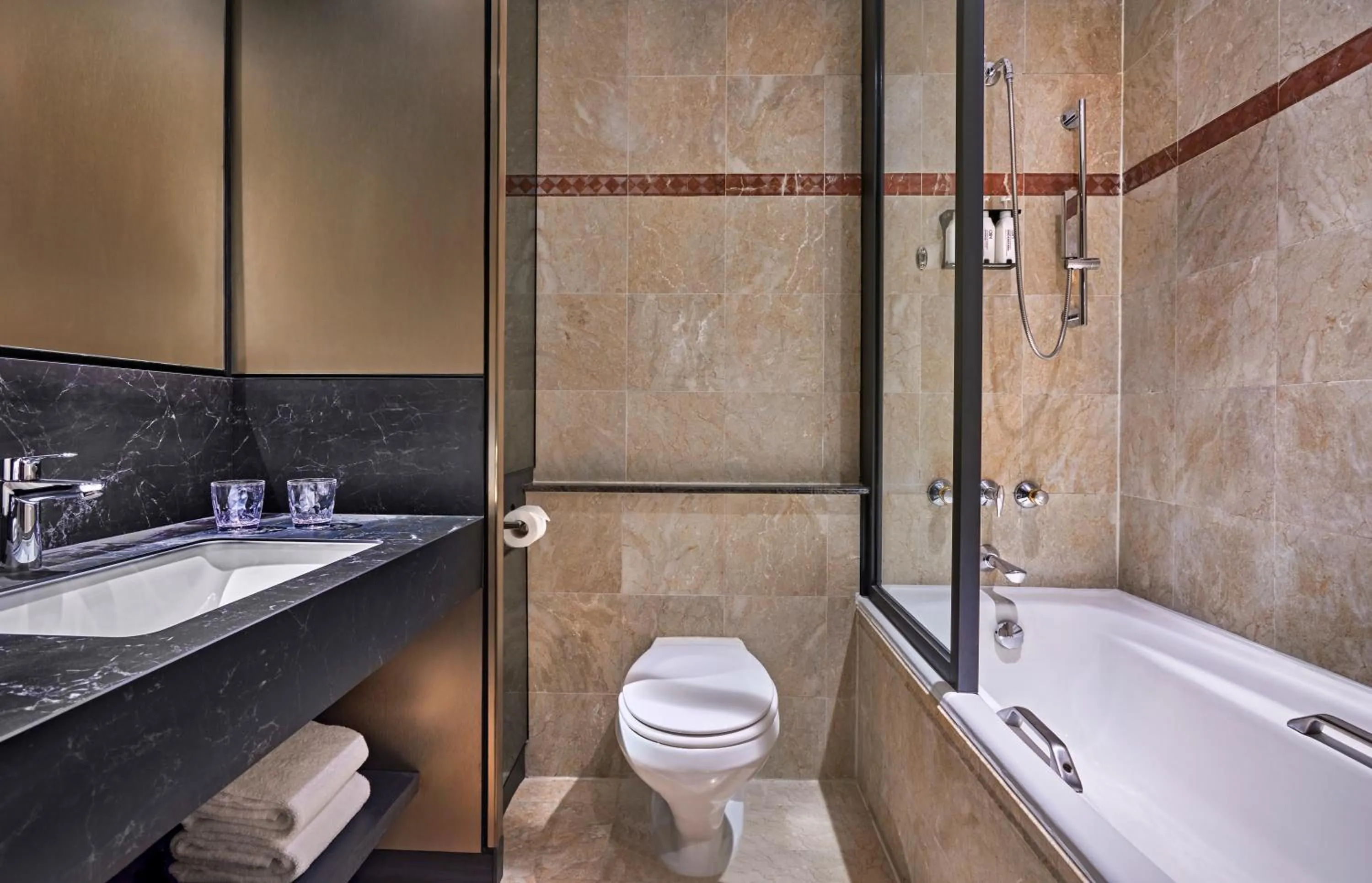 Toilet in Vibe Hotel Singapore Orchard