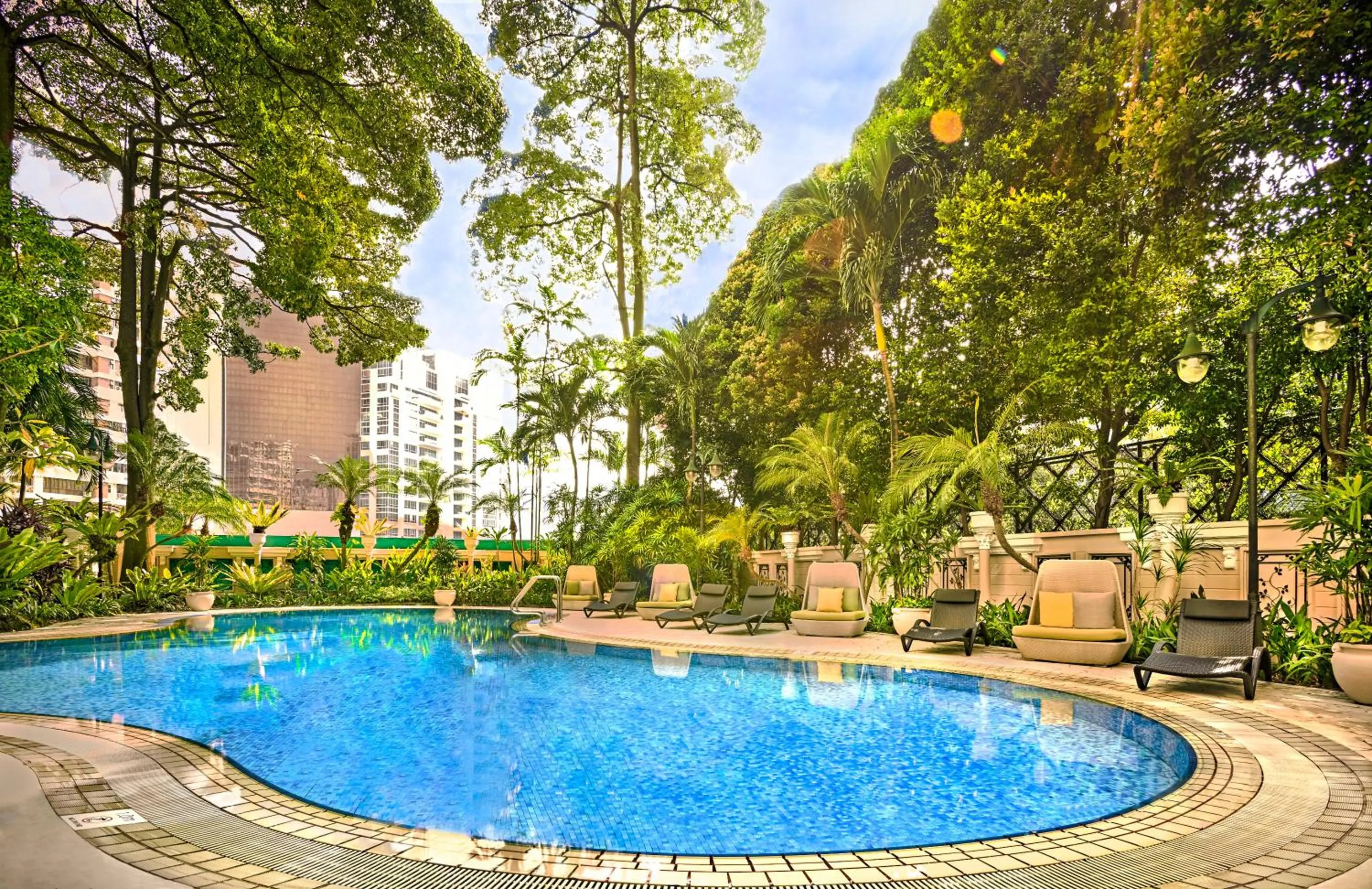 Swimming pool in Vibe Hotel Singapore Orchard
