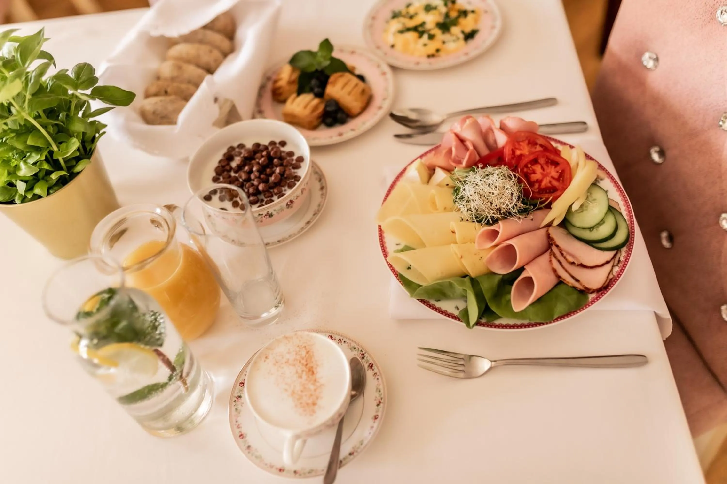 Buffet breakfast in Oławian Hotel