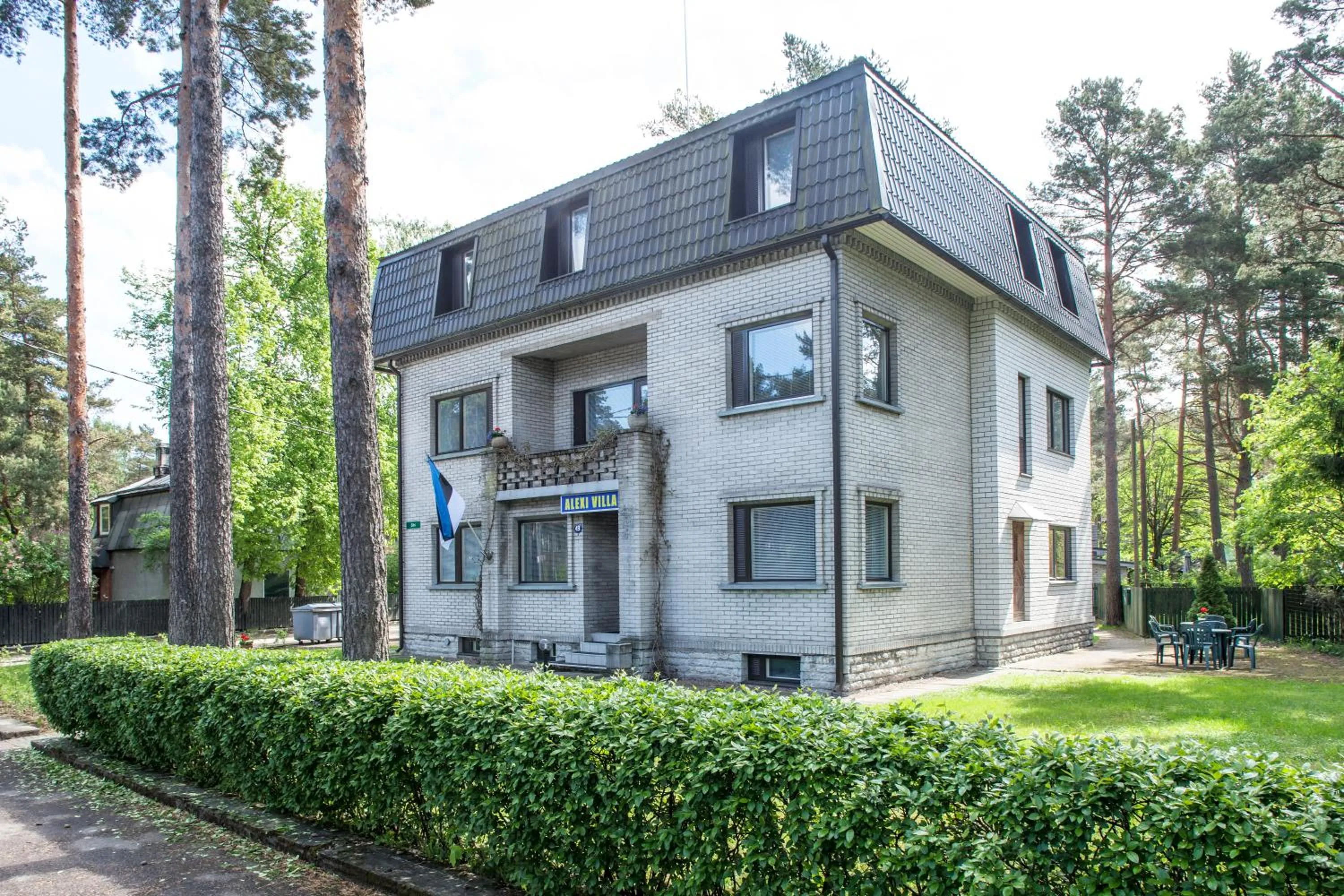 Facade/entrance in Alexi Villa
