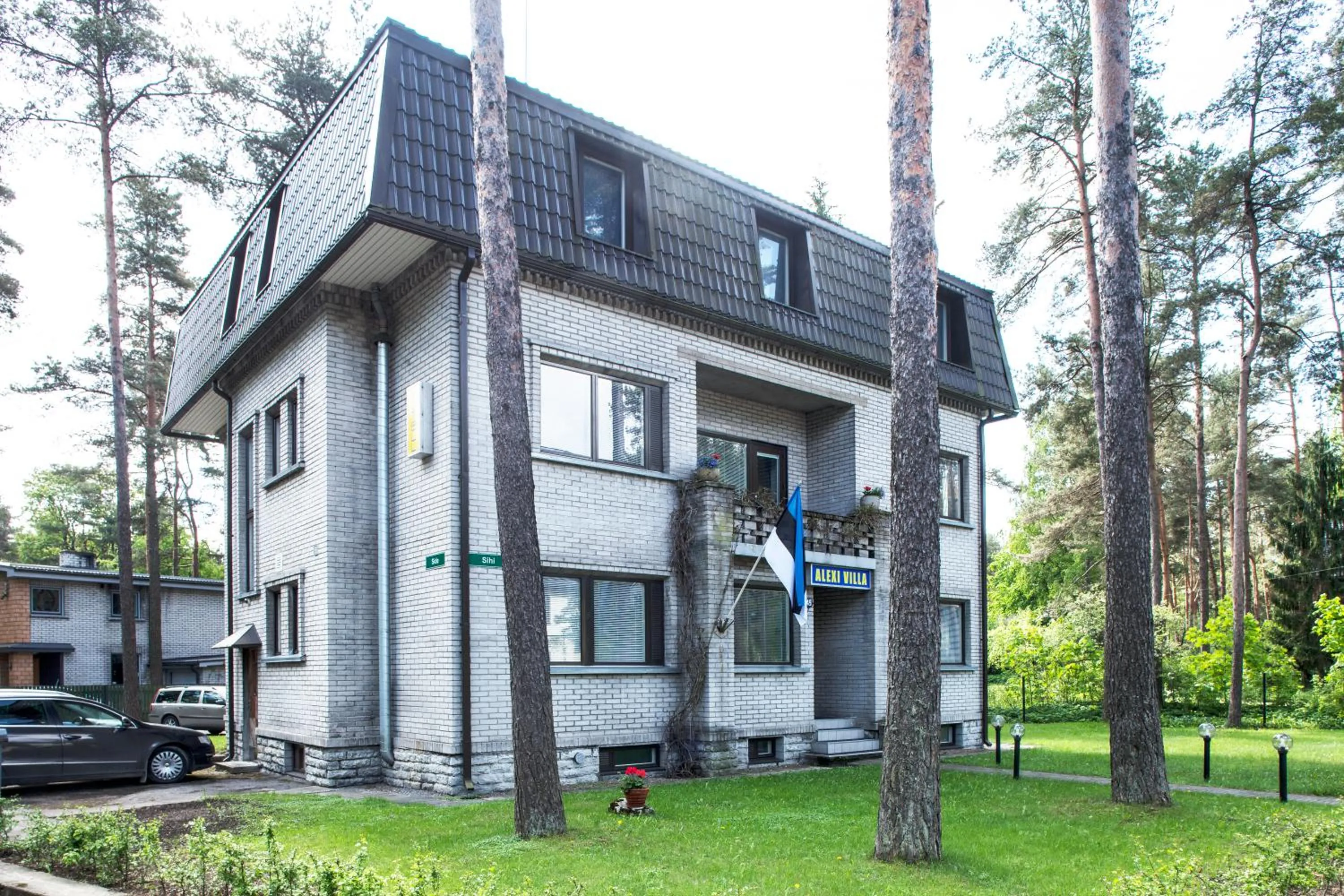 Facade/entrance in Alexi Villa