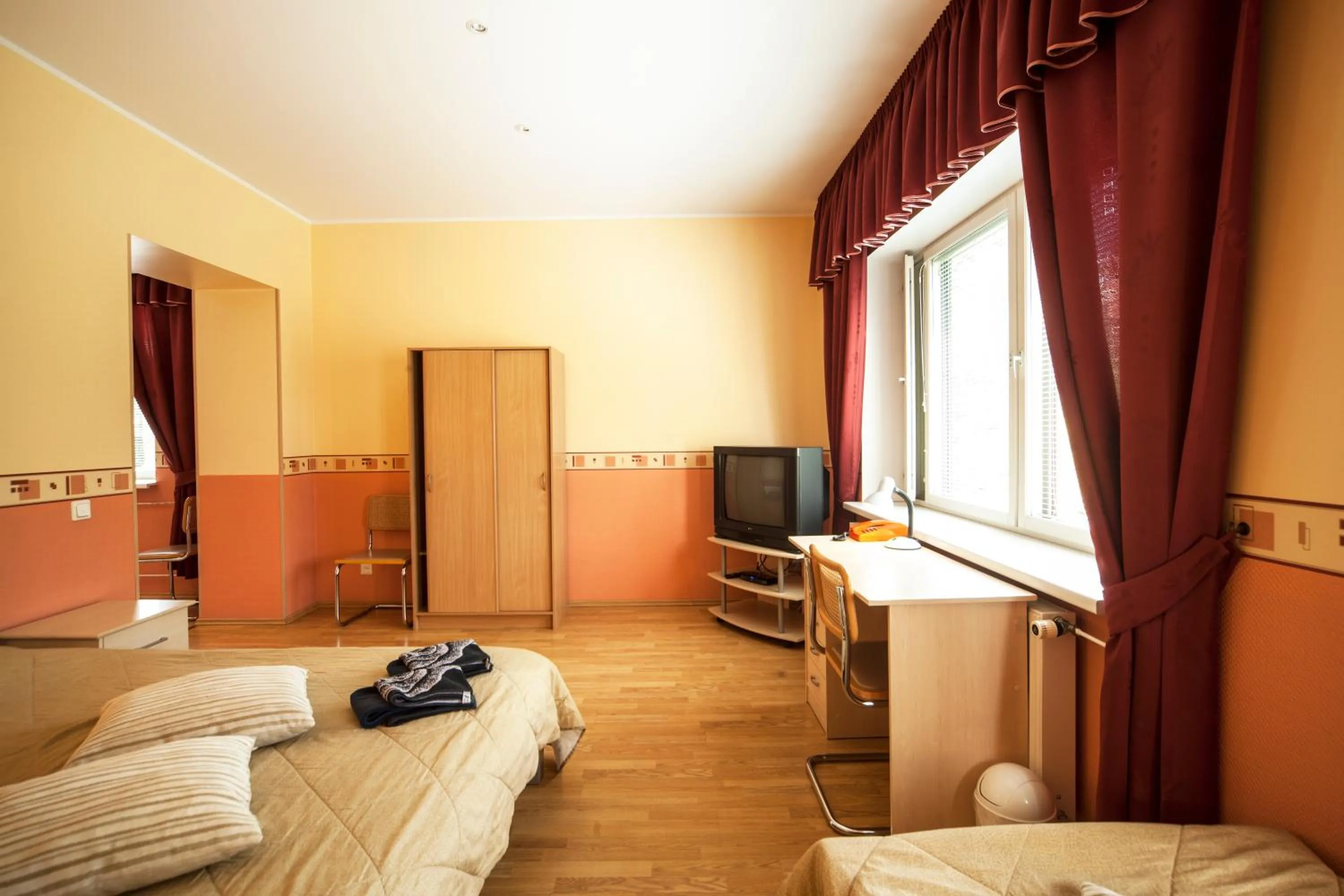 Photo of the whole room, Bed in Alexi Villa
