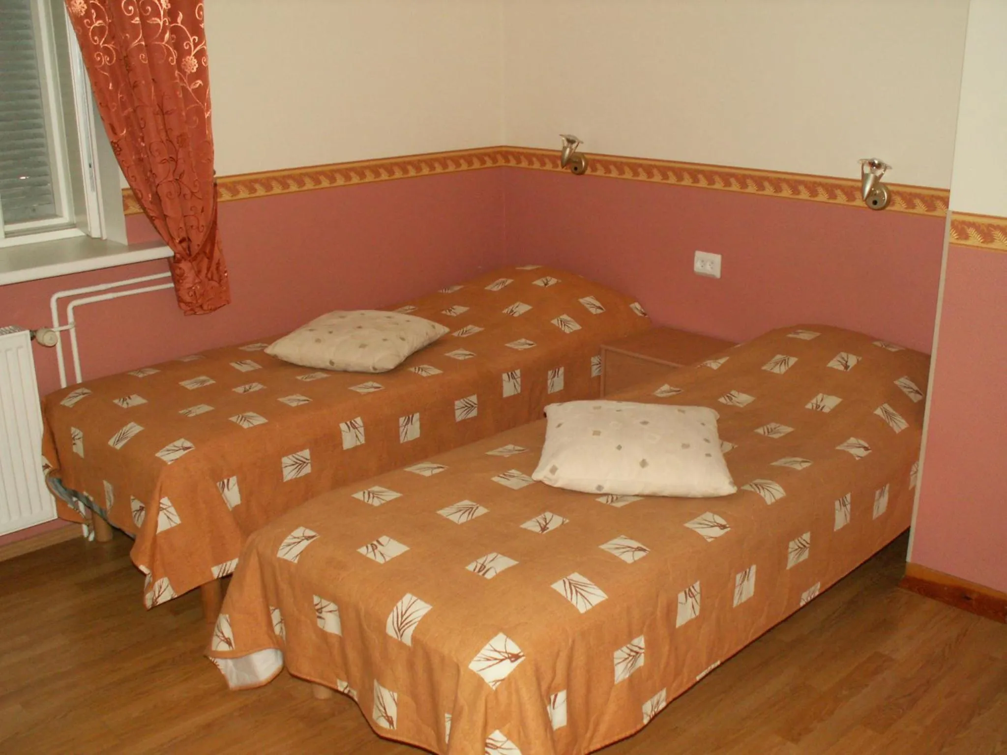 Photo of the whole room, Bed in Alexi Villa