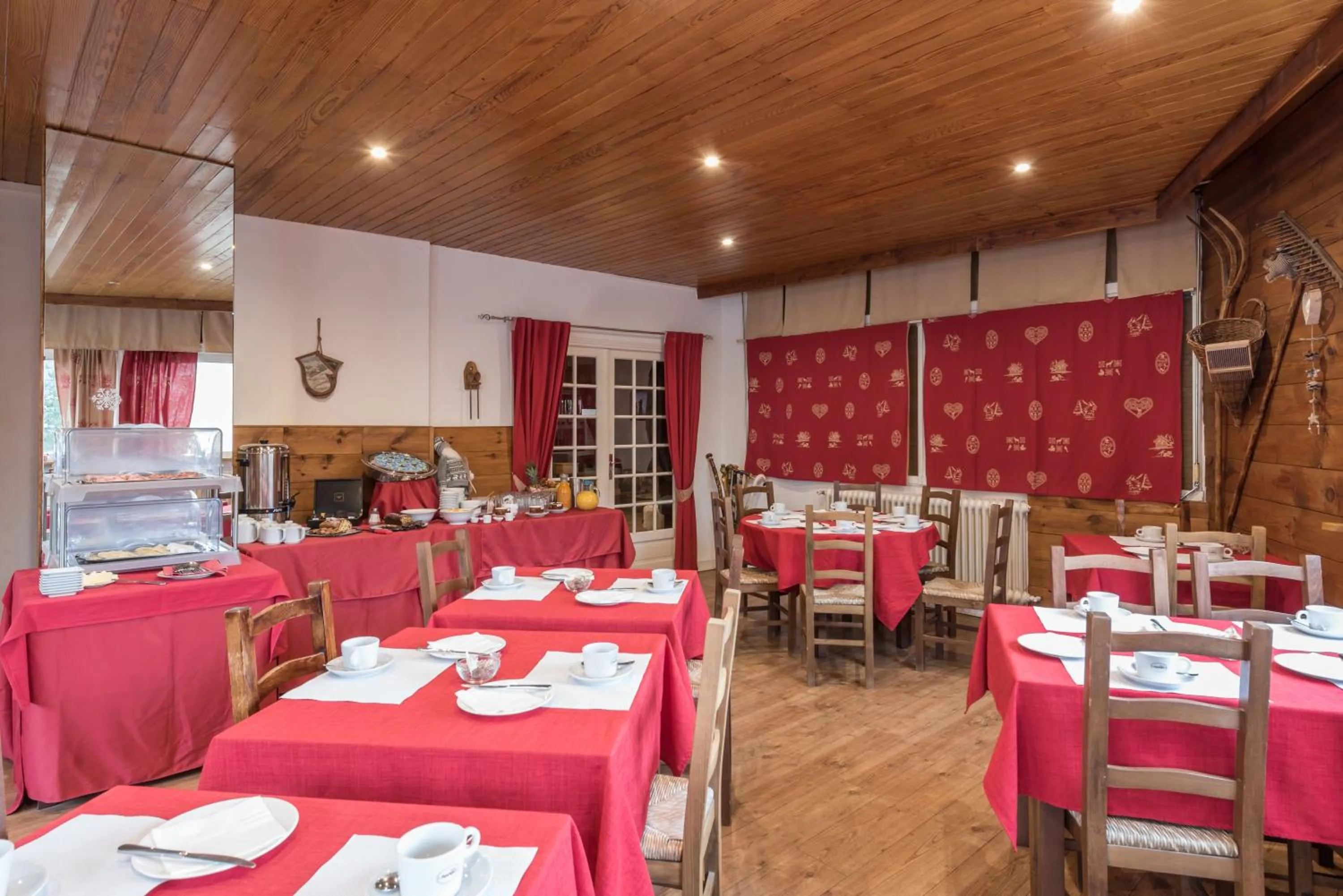 Restaurant/places to eat in Hotel l'Ecureuil