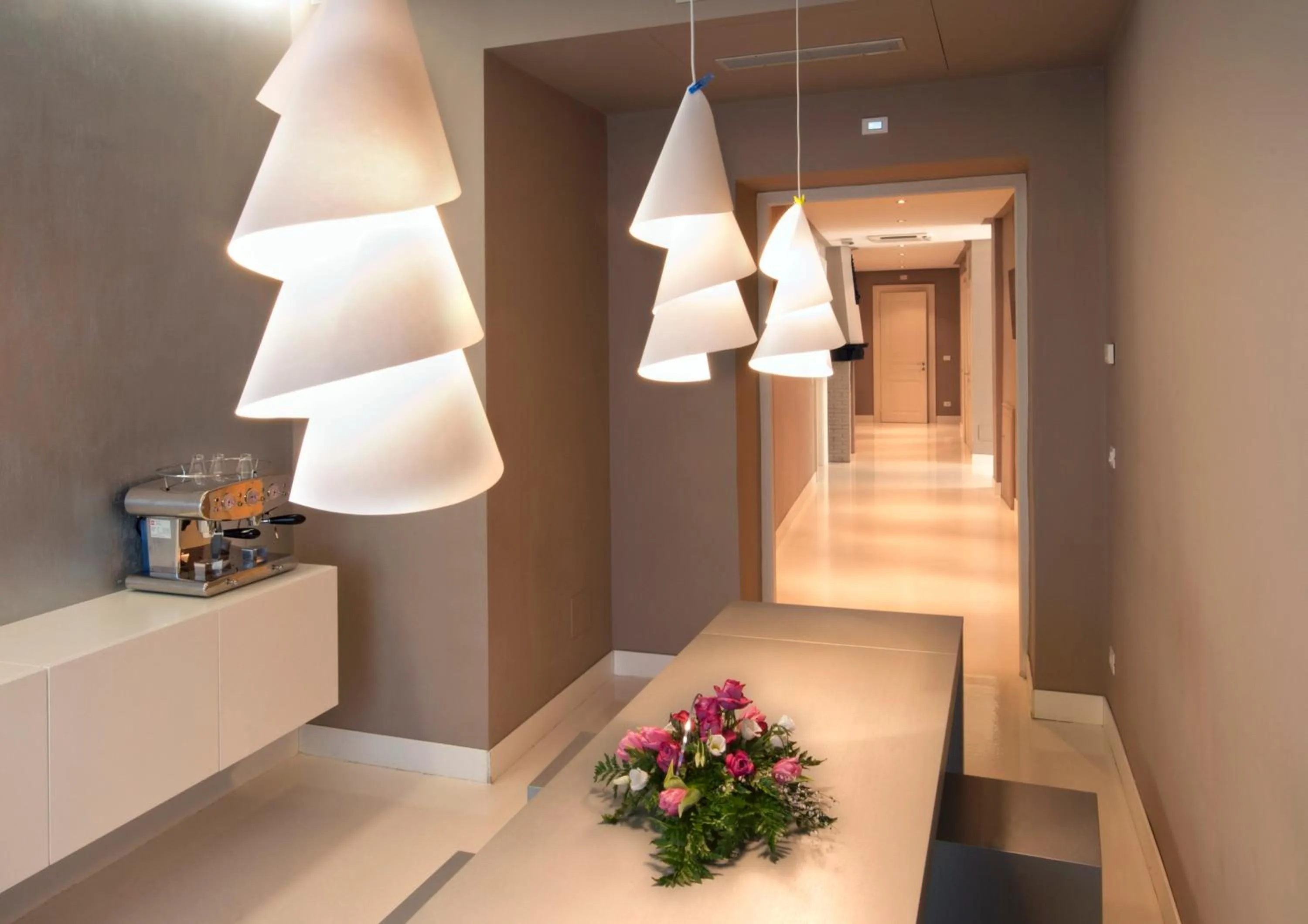 Restaurant/places to eat in House 5