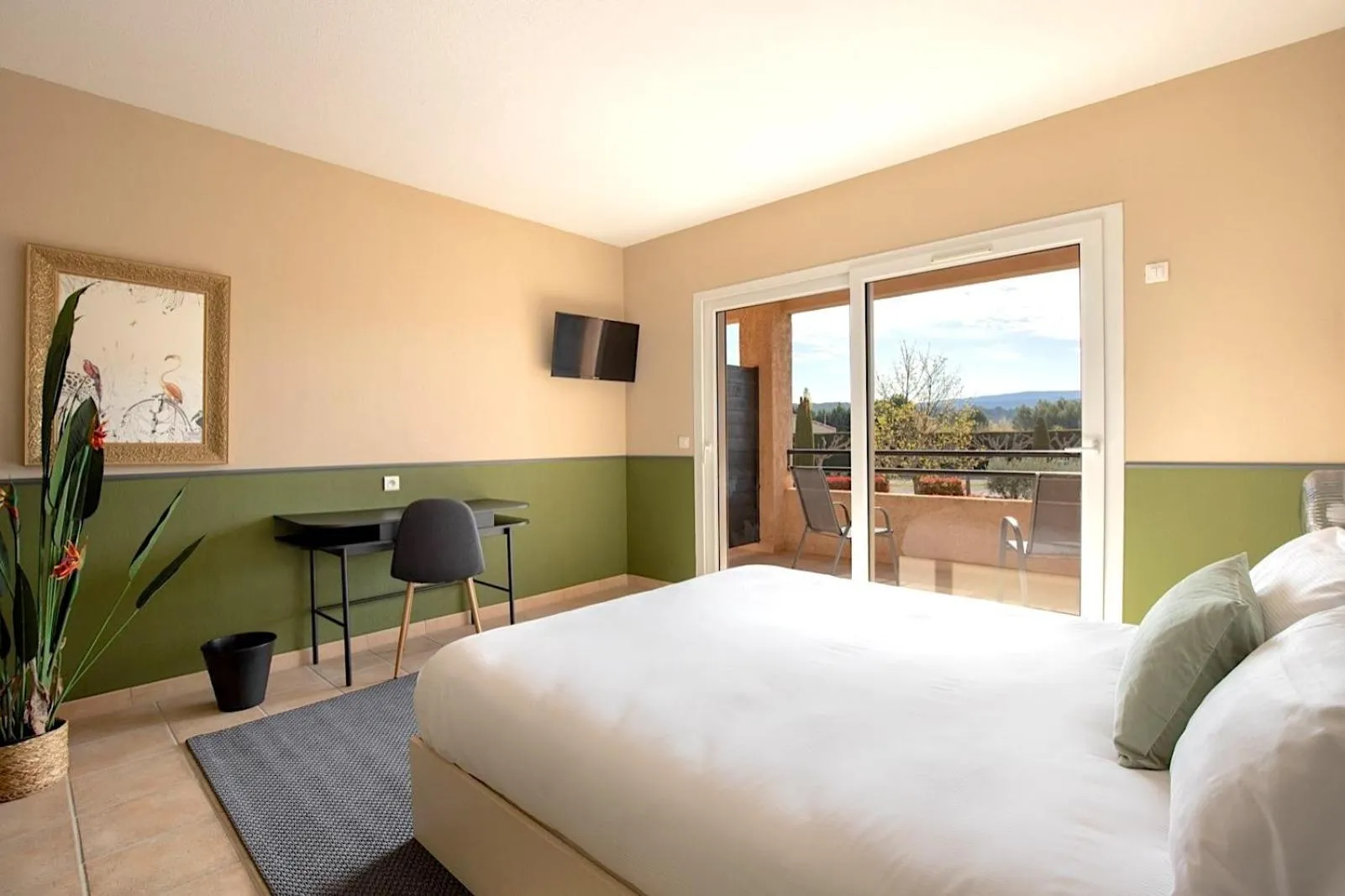 Photo of the whole room, Bed in Hôtel La Perna