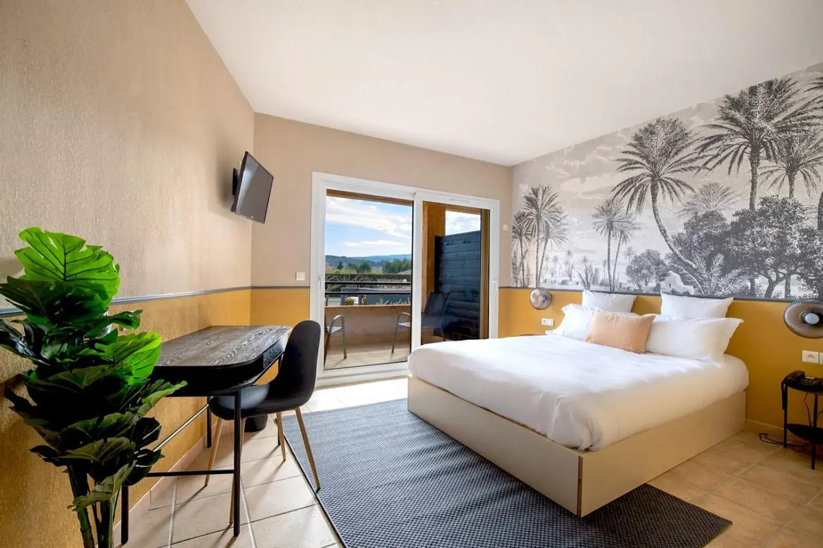 Superior Room – First Floor in Hôtel La Perna Superior Room – First Floor in Hôtel La Perna