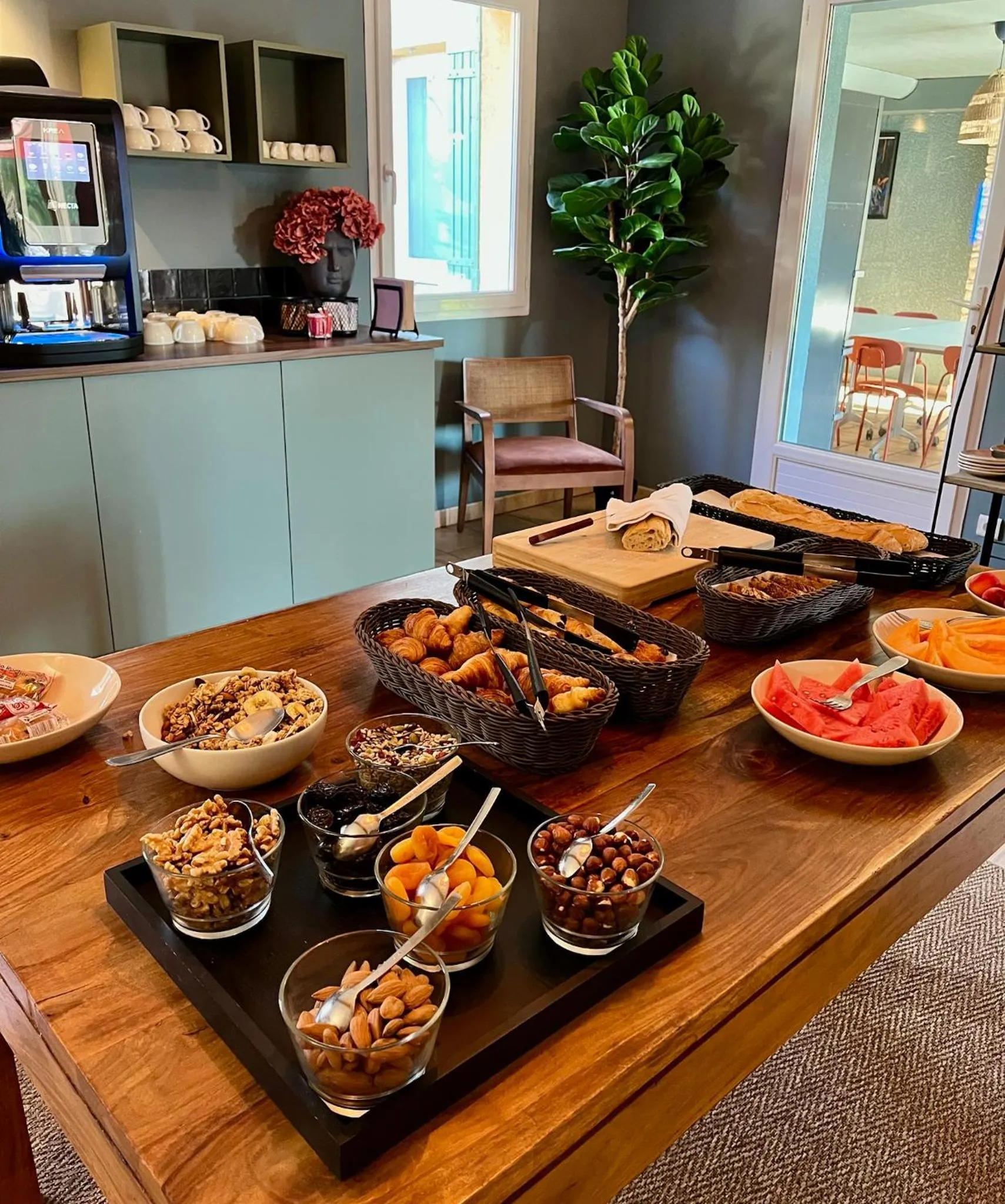 Buffet breakfast in Hôtel La Perna