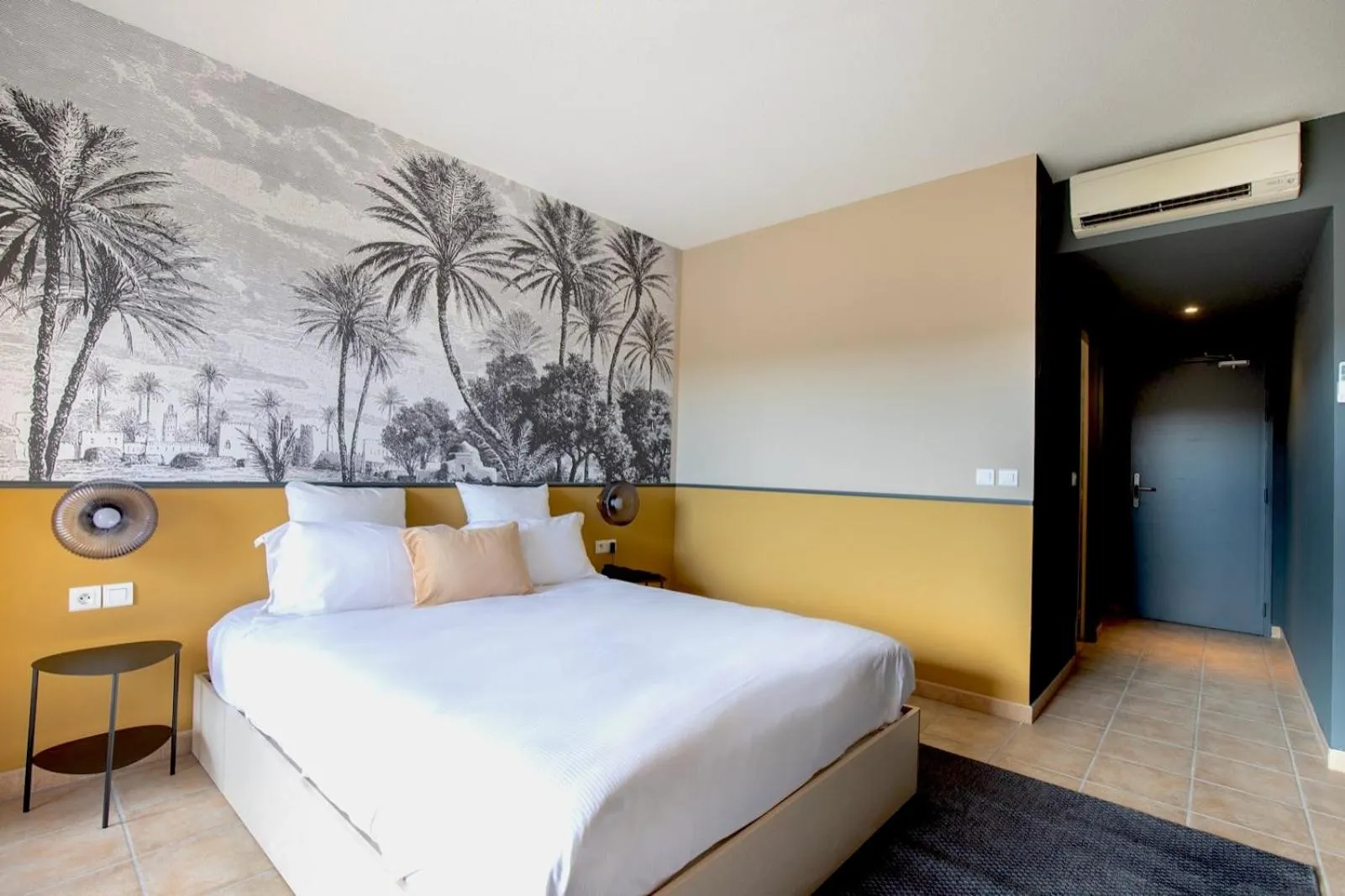 Photo of the whole room, Bed in Hôtel La Perna