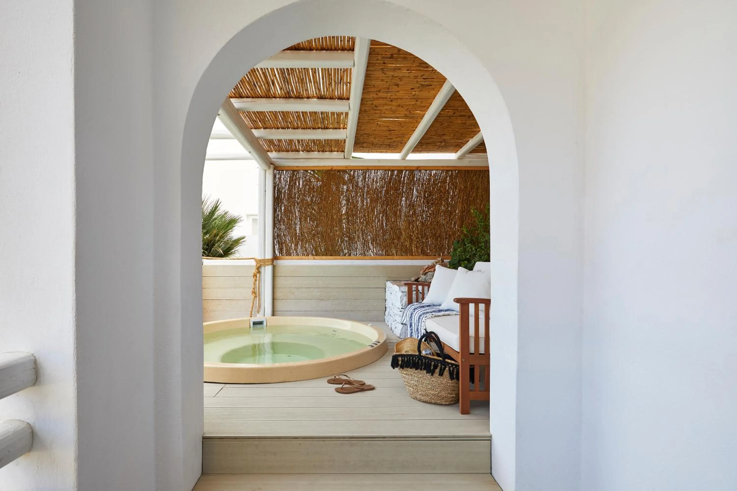 Hot Tub in Vrahos Boutique Hotel