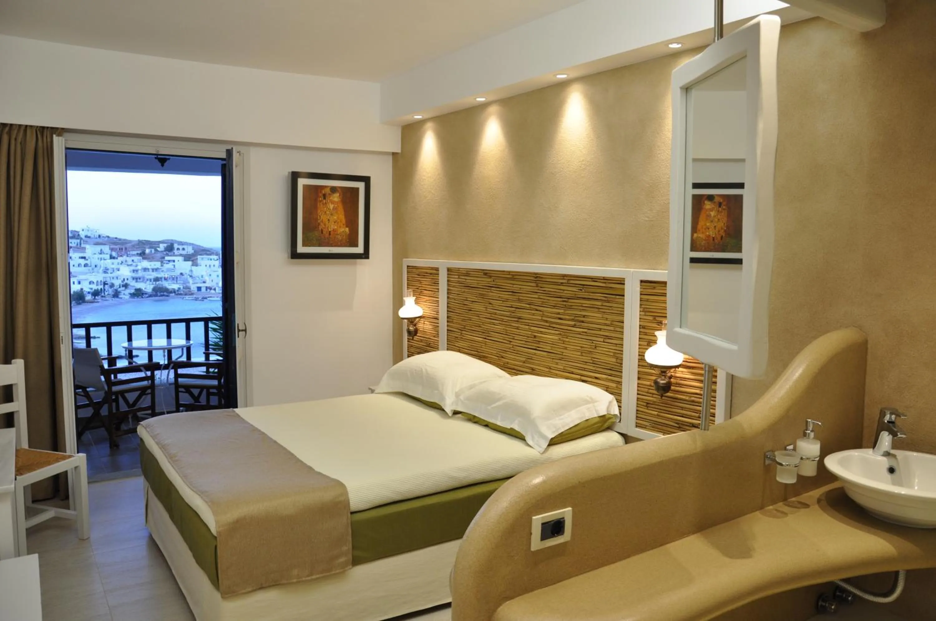 Bed in Vrahos Boutique Hotel