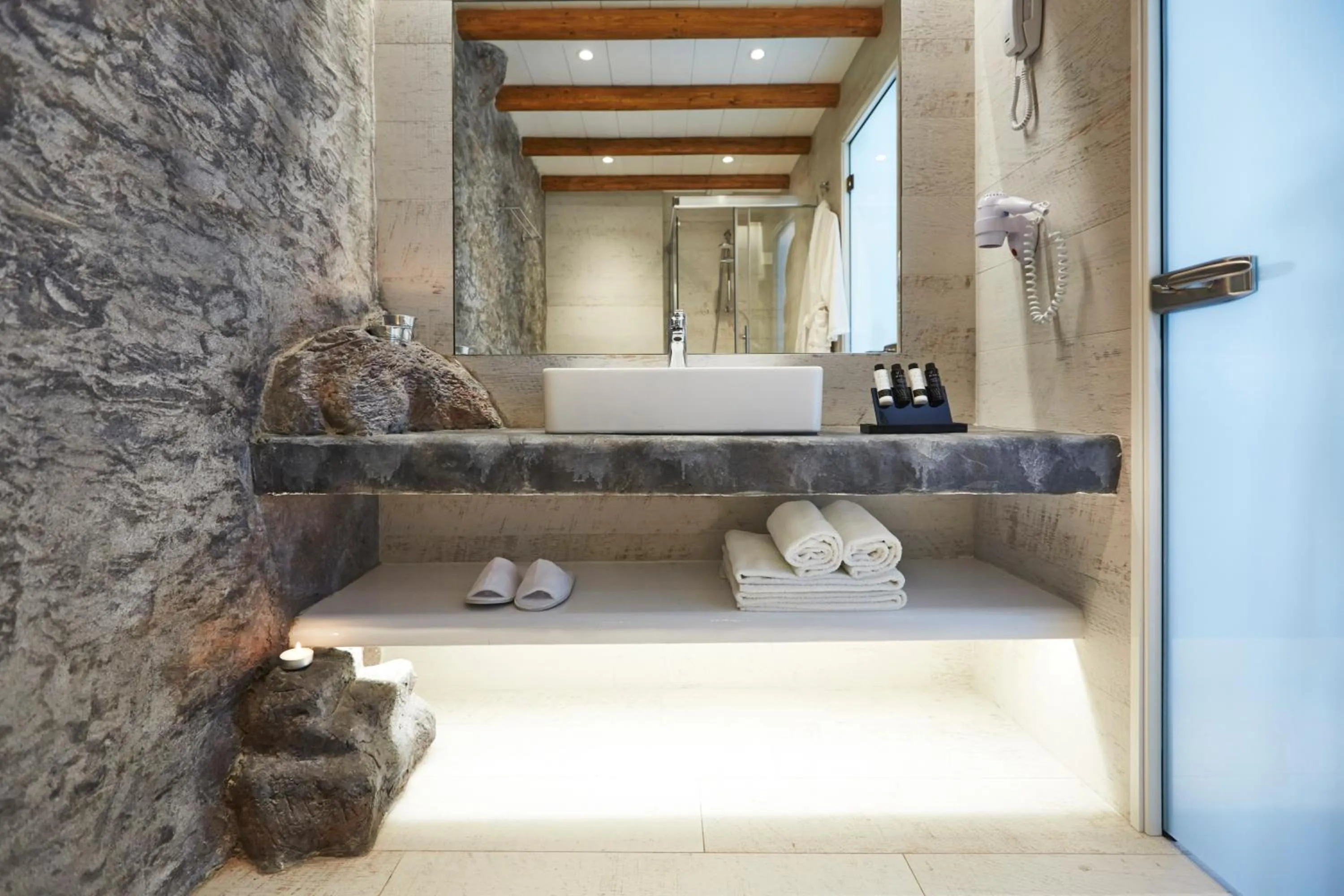 Bathroom in Vrahos Boutique Hotel