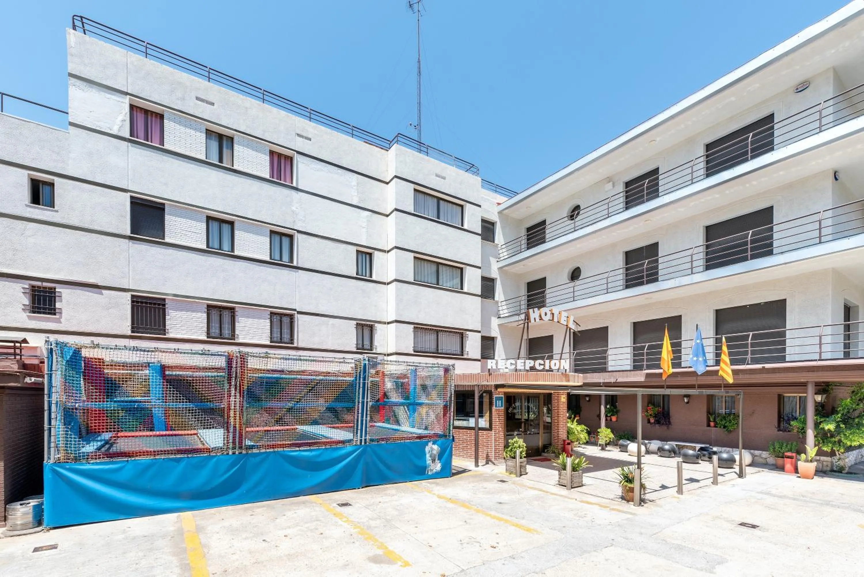 Property building in Hotel Canadá