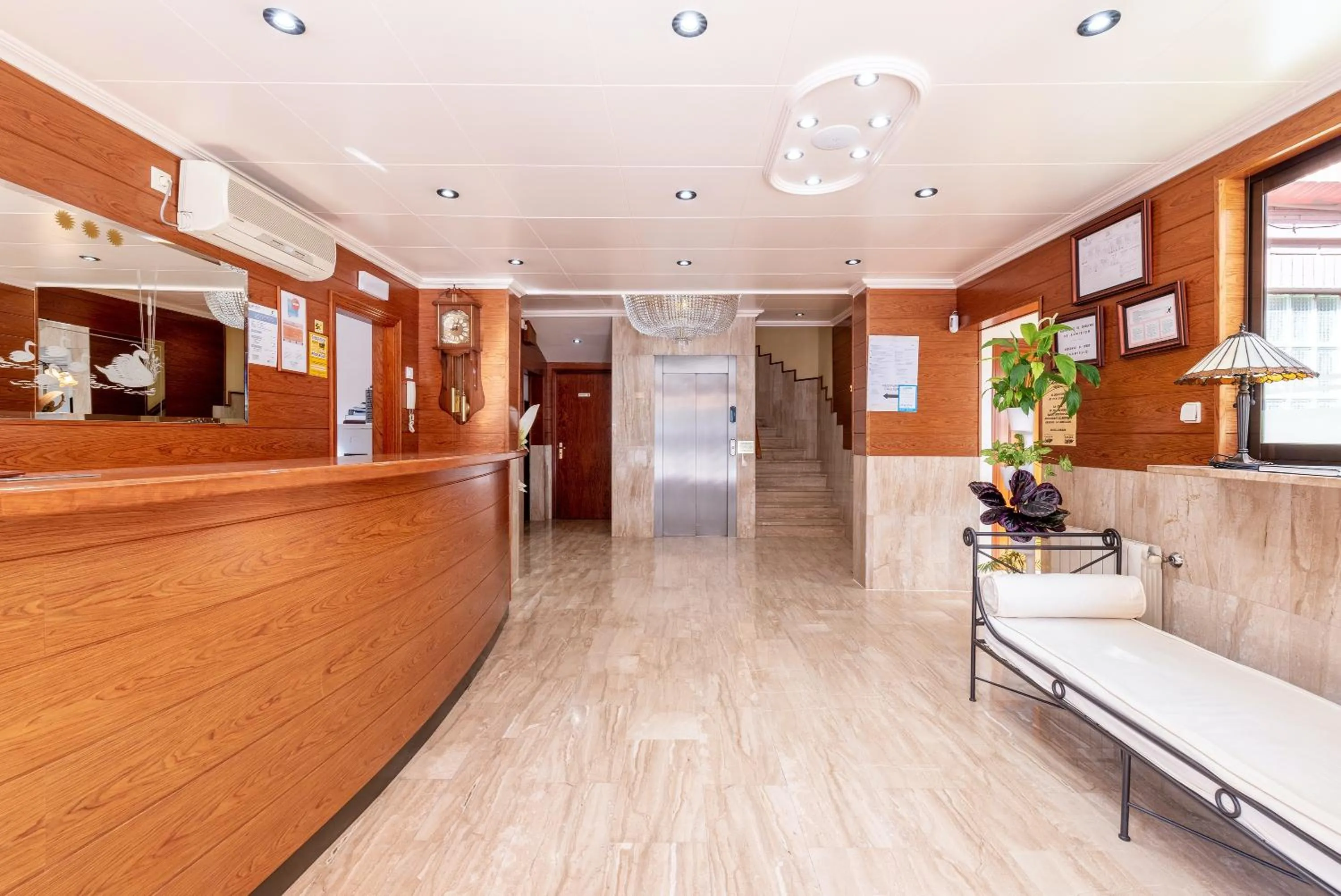 Lobby or reception in Hotel Canadá