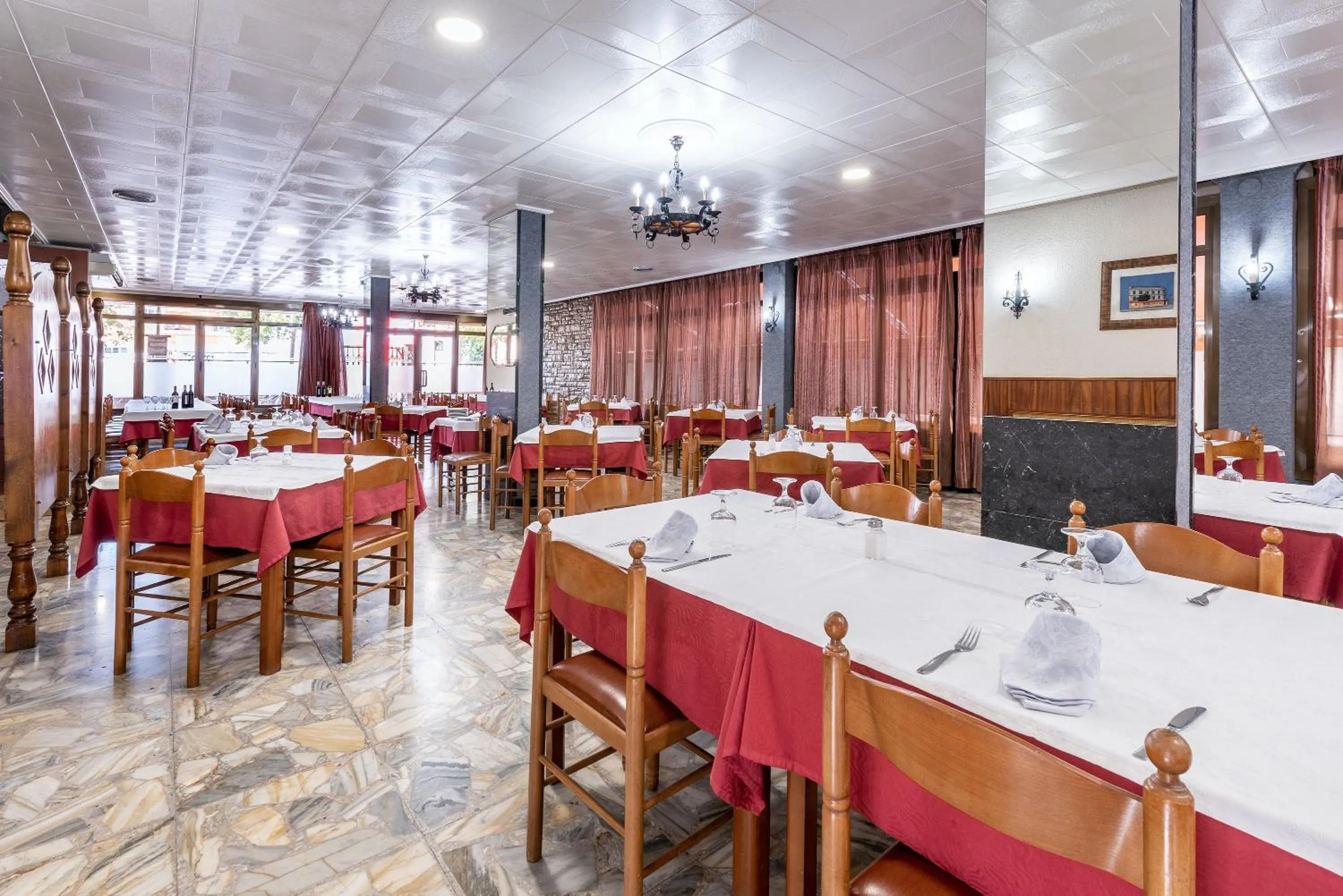 Restaurant/places to eat in Hotel Canadá