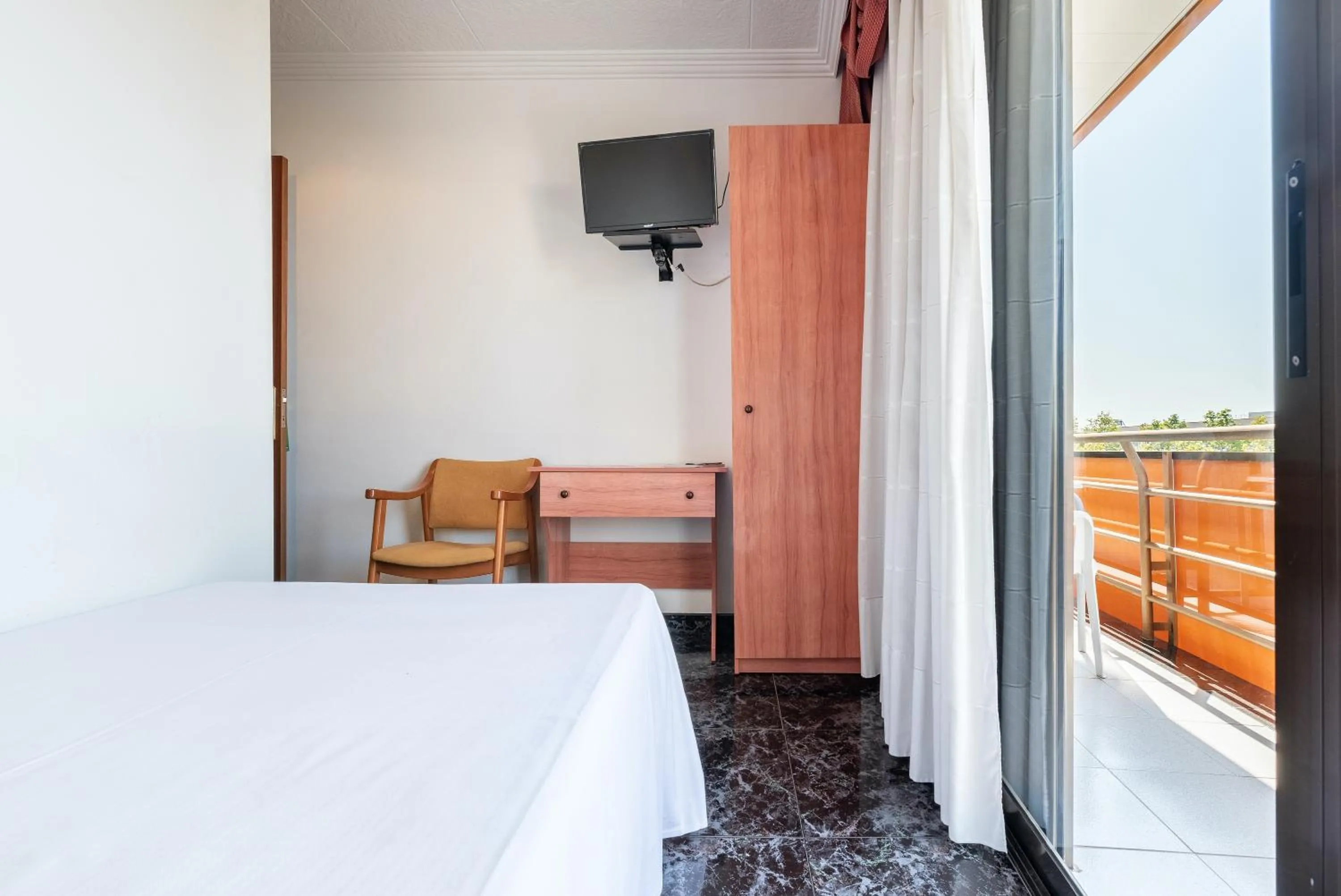 TV and multimedia, Bed in Hotel Canadá