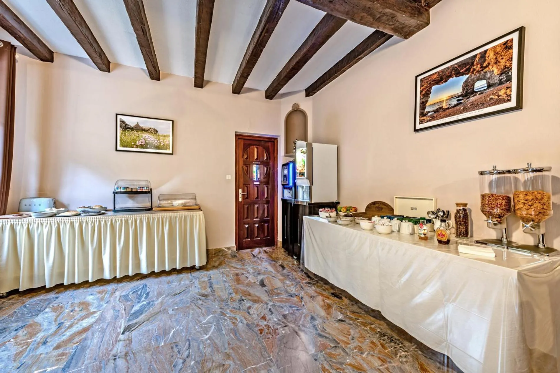 Breakfast in Logis Hotel De La Corniche