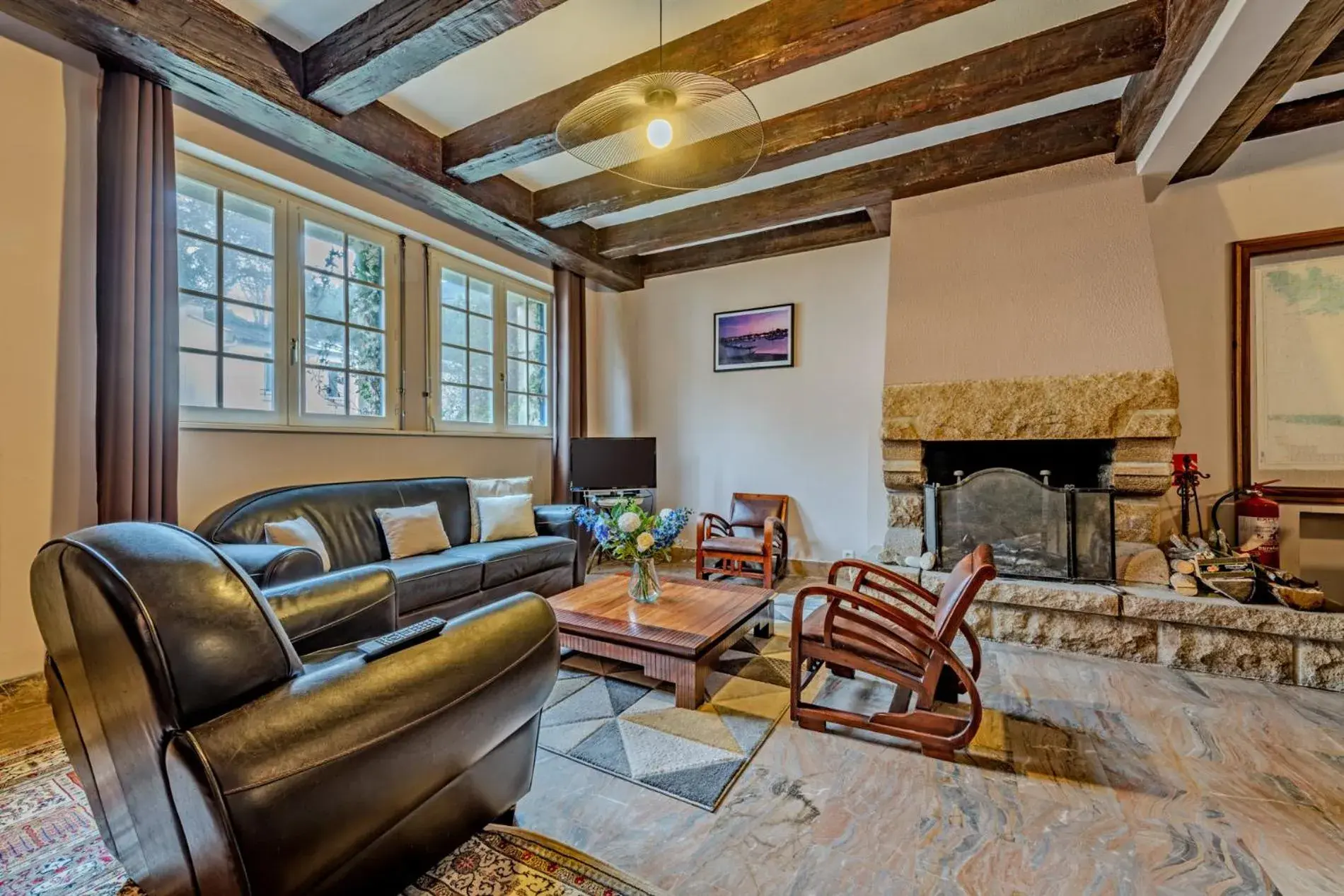 Living room in Logis Hotel De La Corniche Living room in Logis Hotel De La Corniche