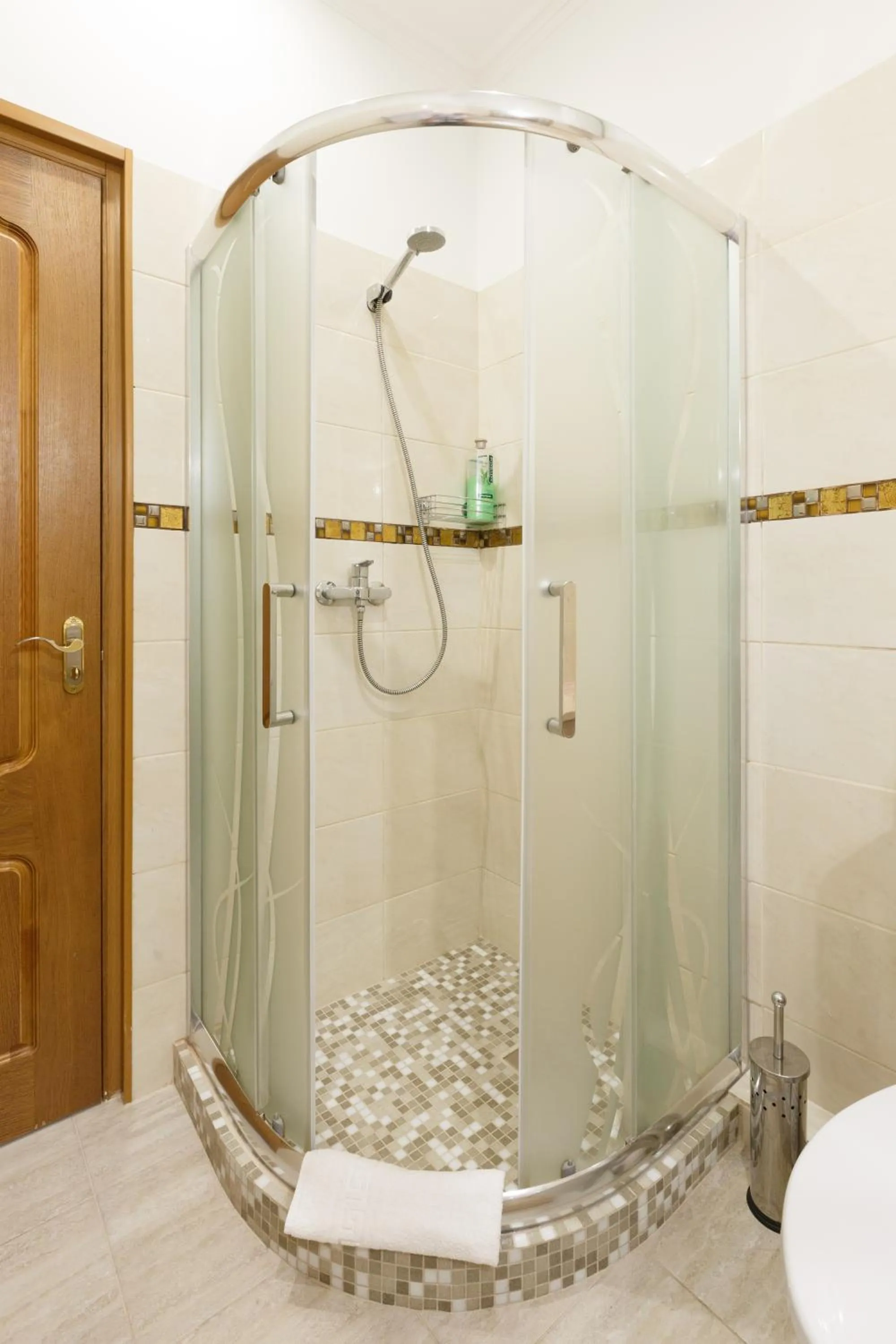 Shower in Nika Apart hotel