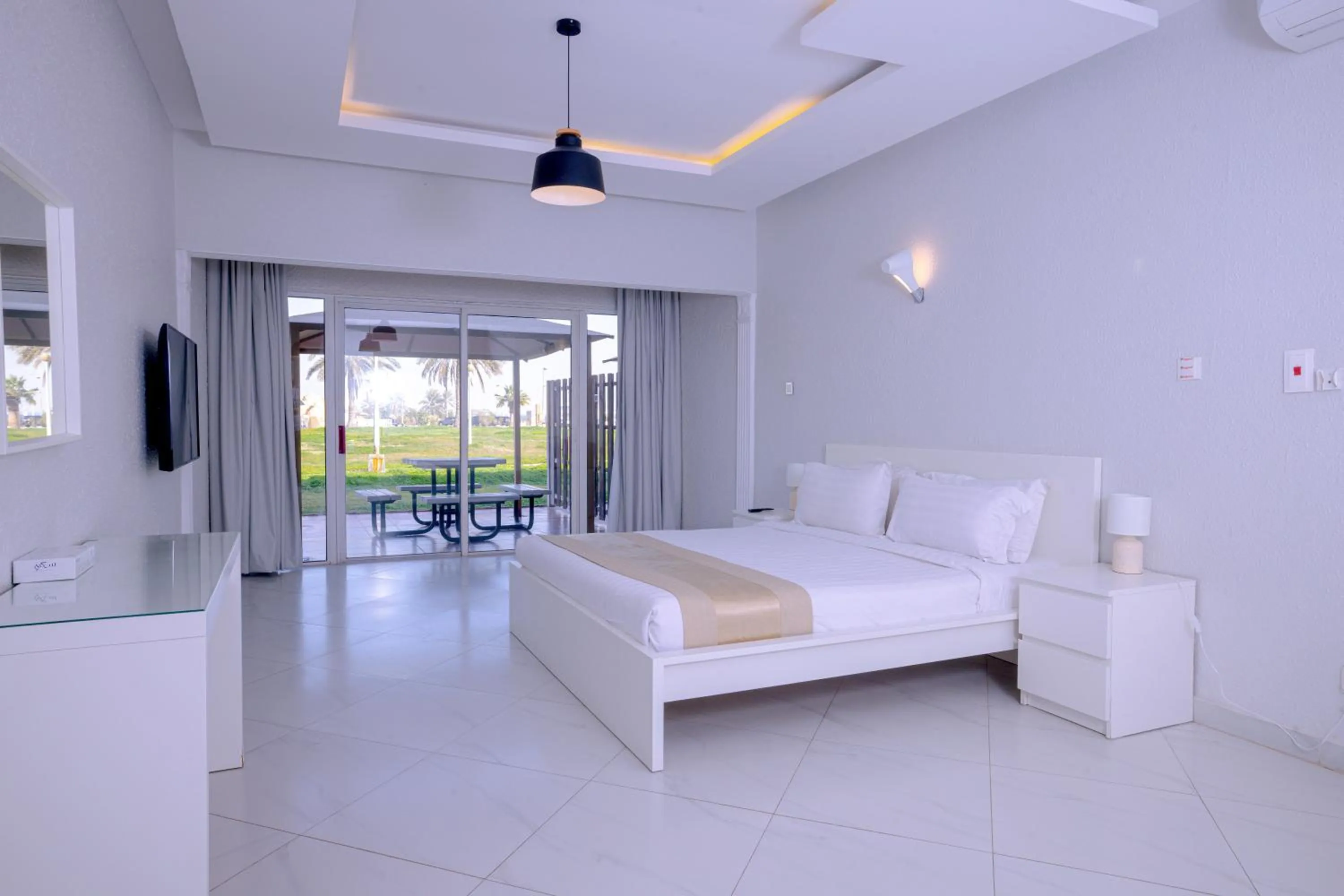 Bed in Palm Beach Resort Half Moon