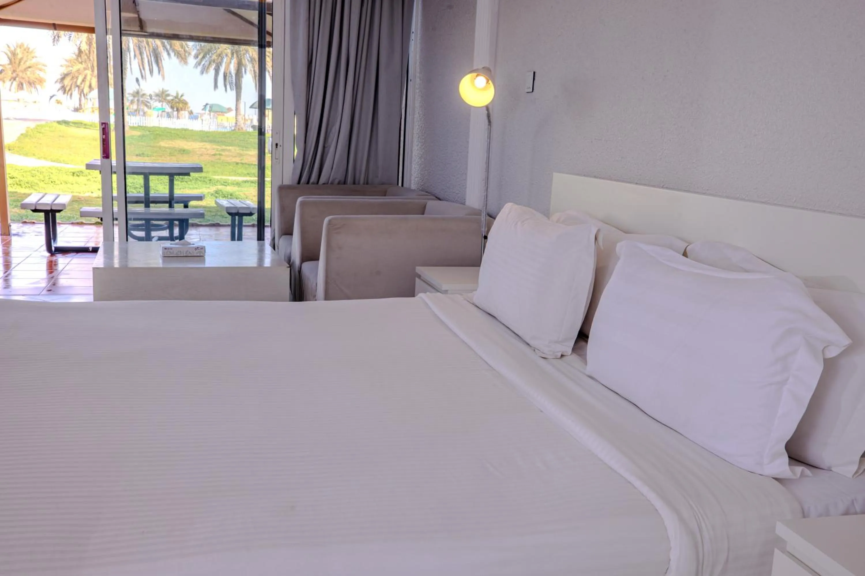 Bed in Palm Beach Resort Half Moon