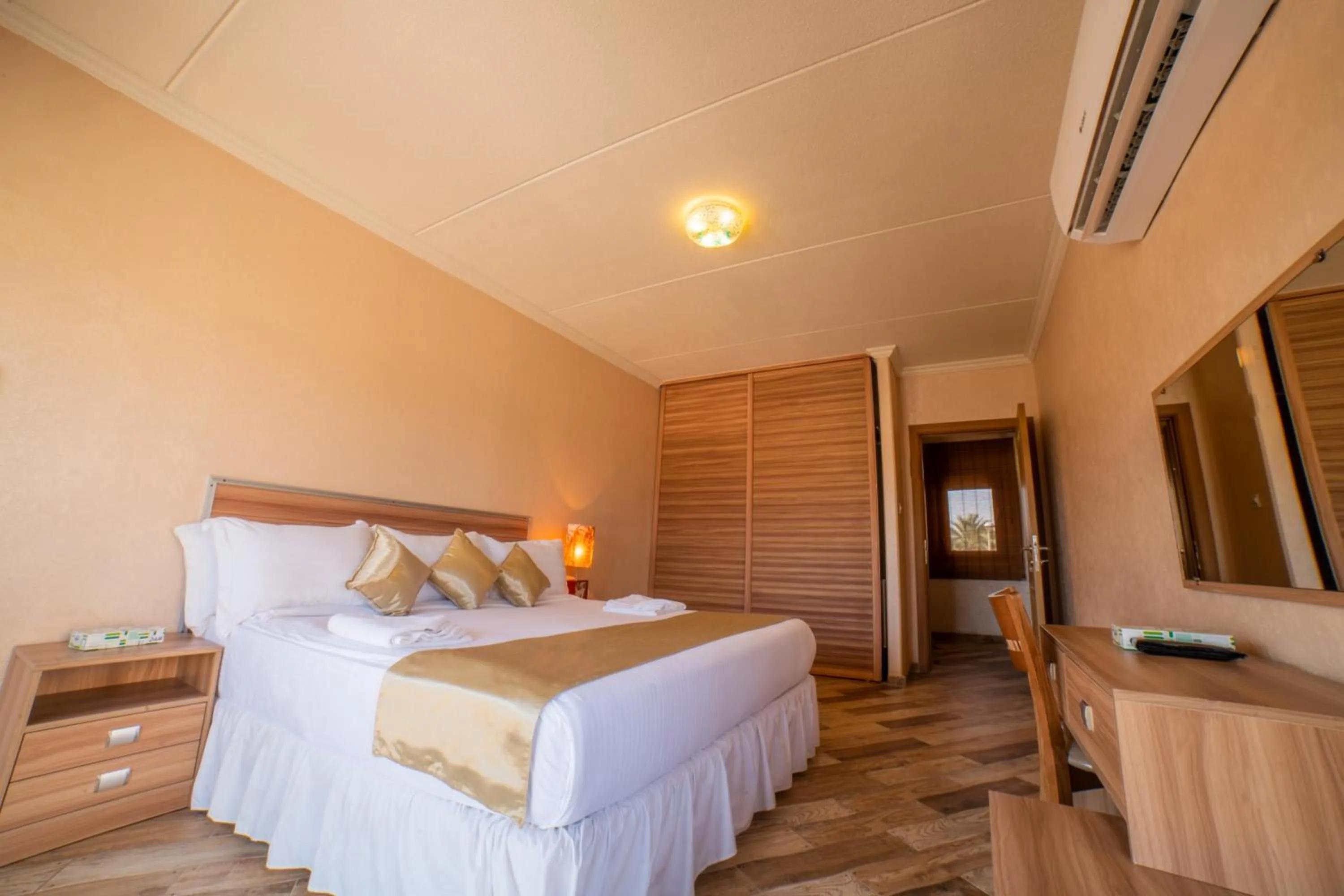 Bedroom, Bed in Palm Beach Resort Half Moon