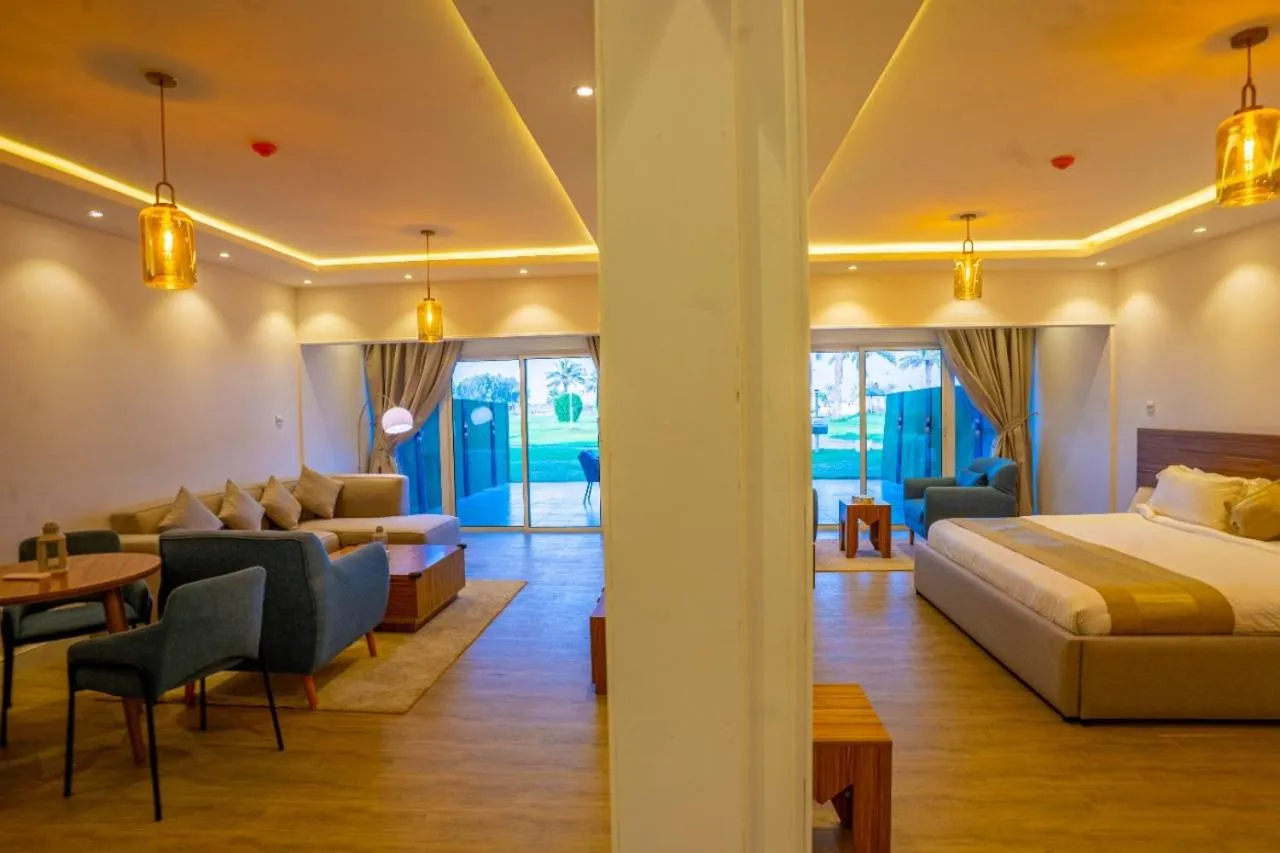 Bed in Palm Beach Resort Half Moon