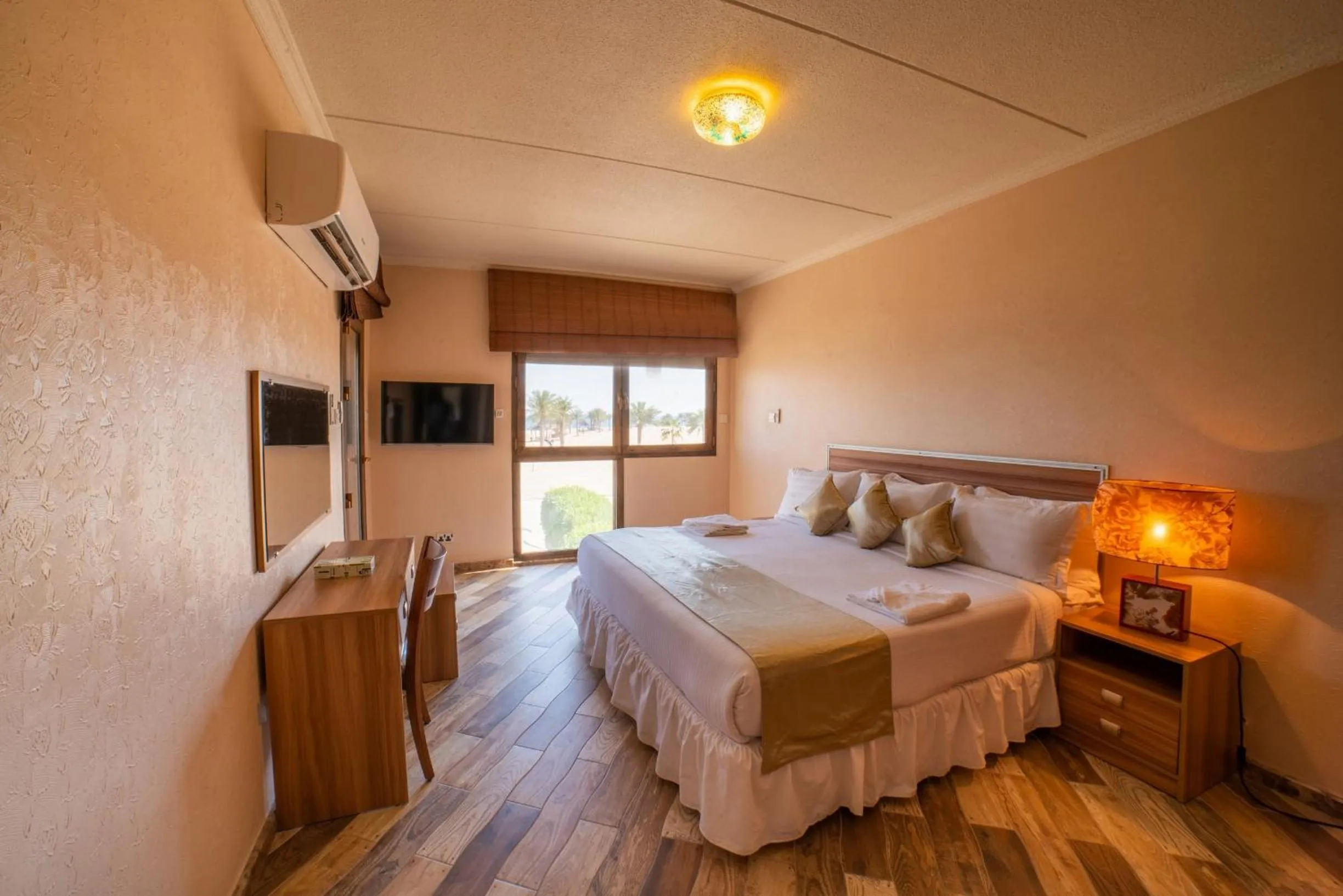 Bed in Palm Beach Resort Half Moon