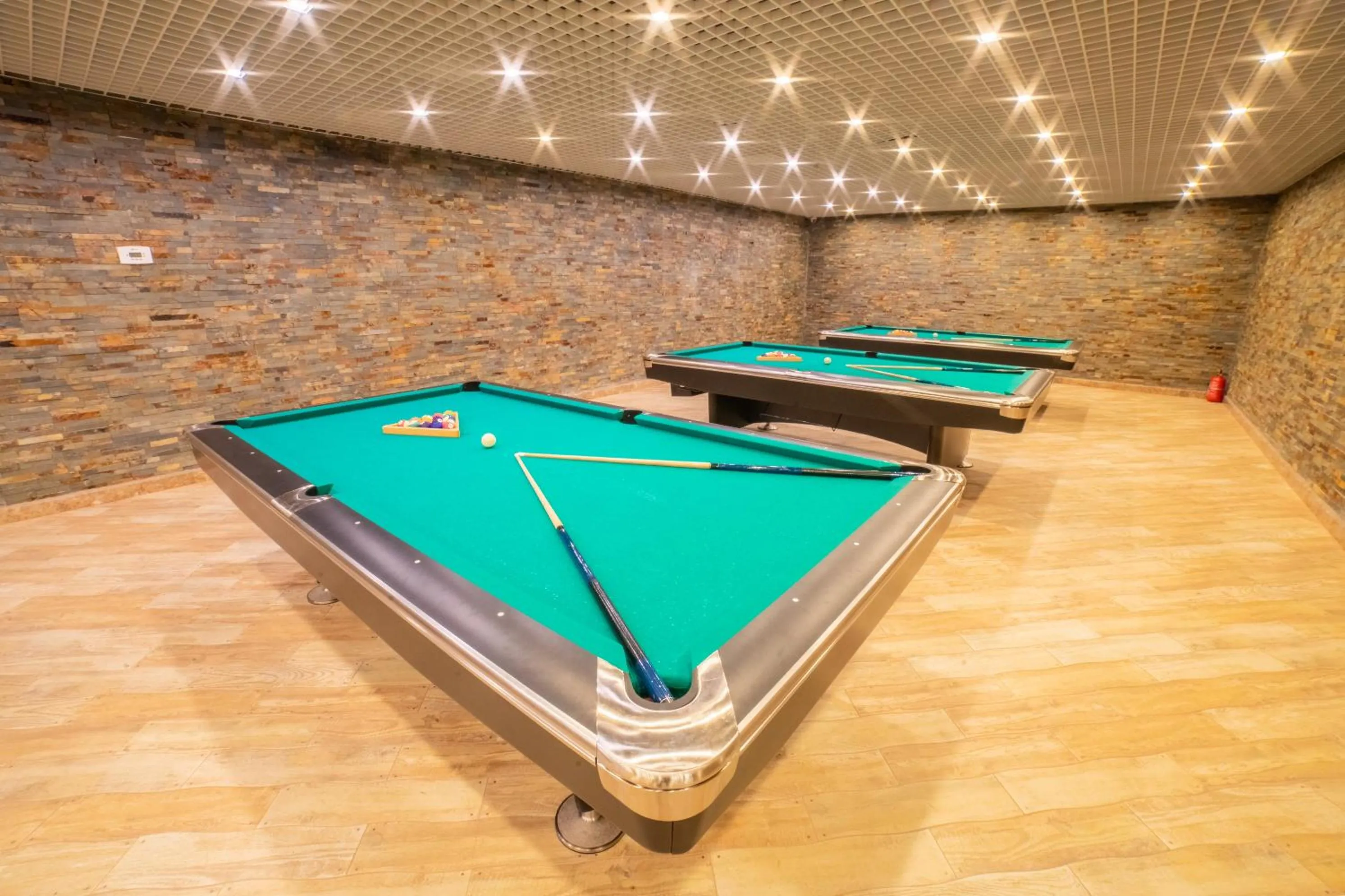 Billiard in Palm Beach Resort Half Moon