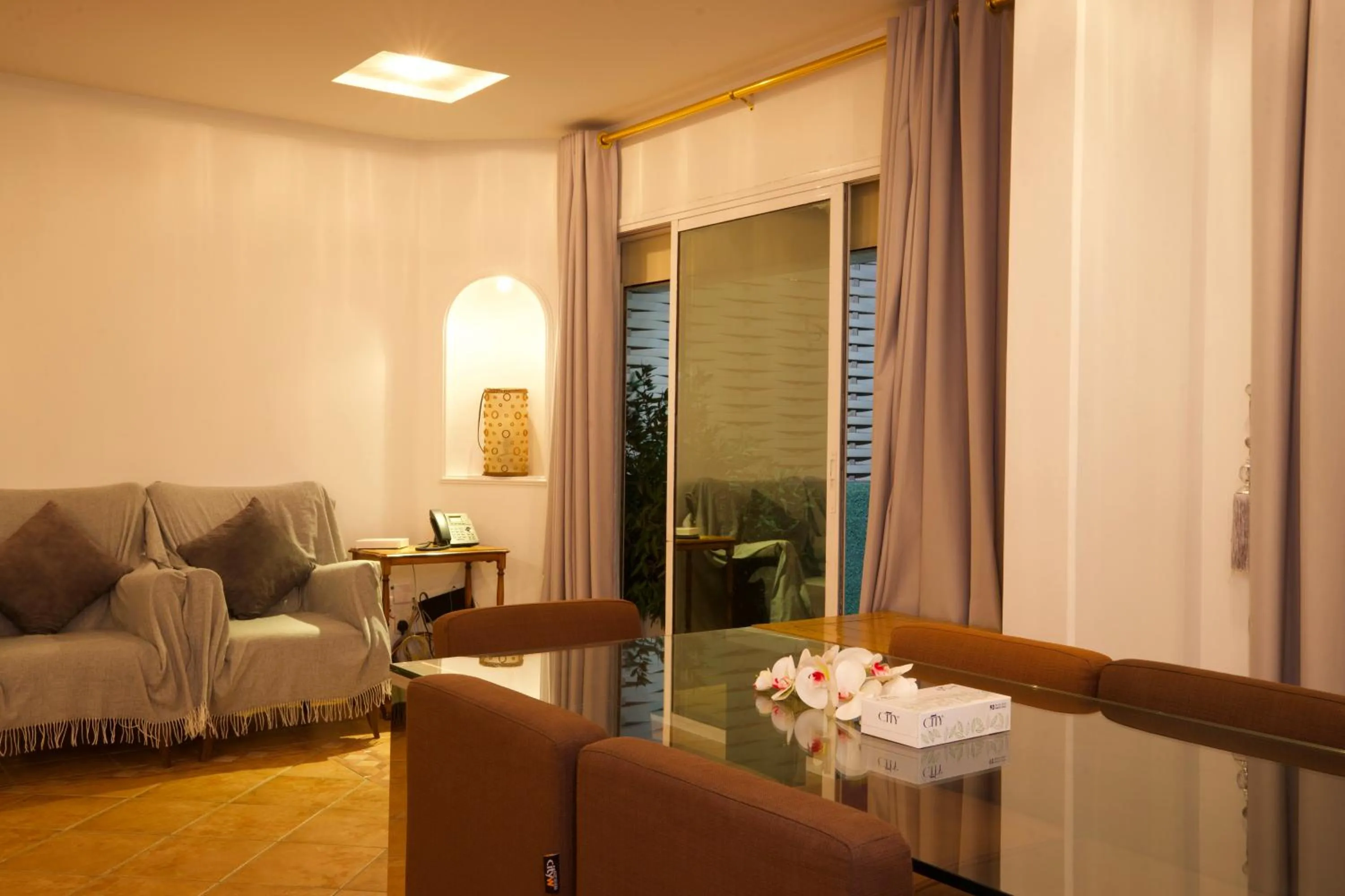 Palm Beach Resort Half Moon