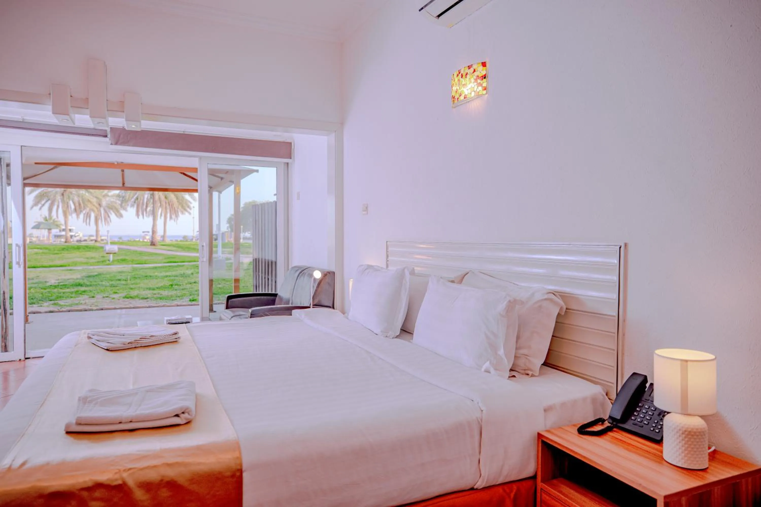Bed in Palm Beach Resort Half Moon