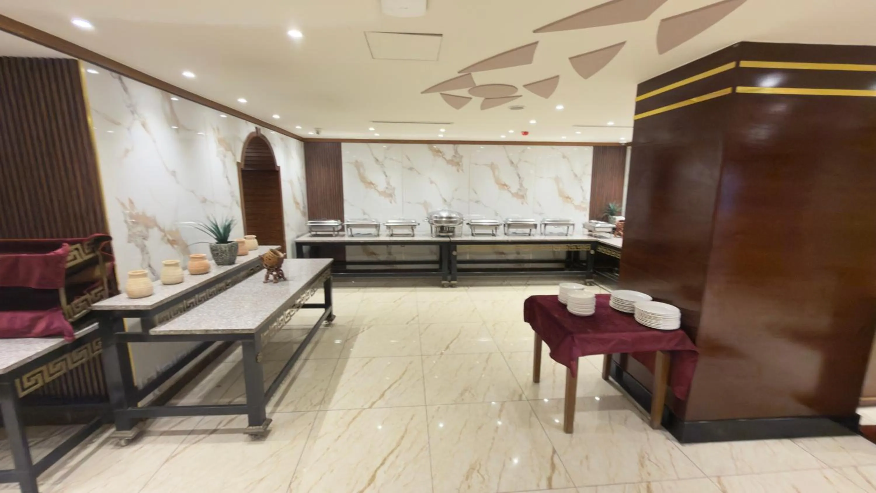 Restaurant/places to eat in Rojina Hotel